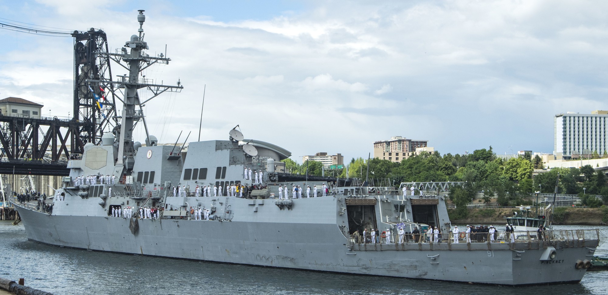 ddg-91 uss pinckney arleigh burke class guided missile destroyer portland oregon 2019