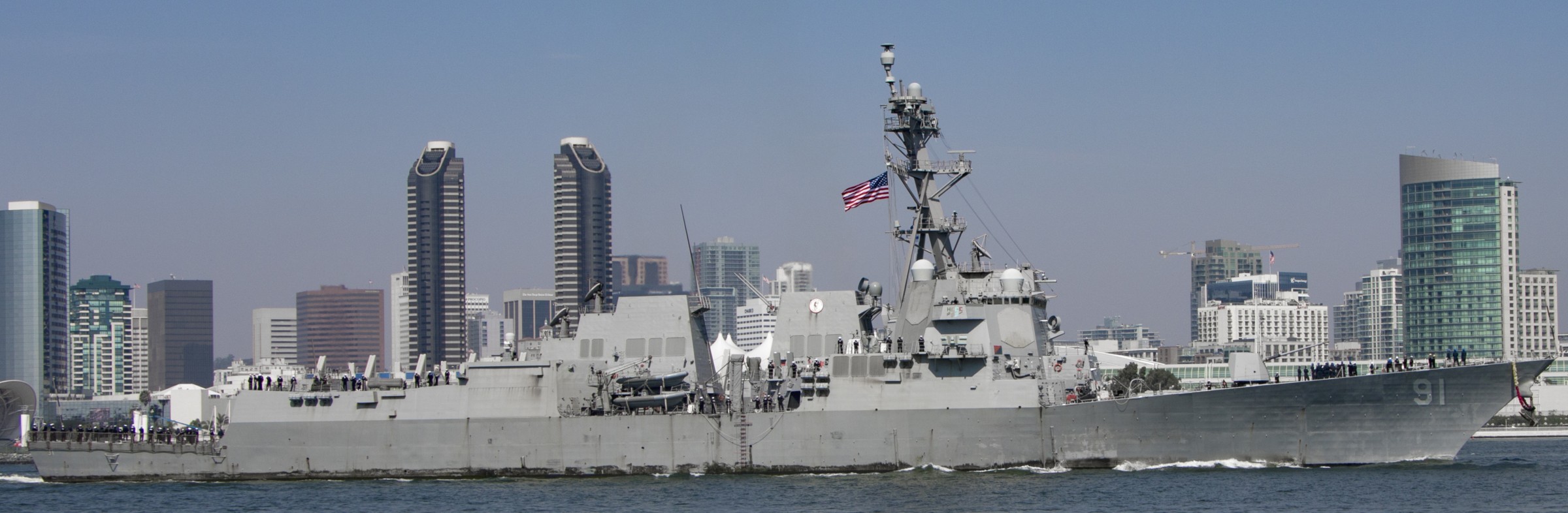 ddg-91 uss pinckney arleigh burke class guided missile destroyer 81