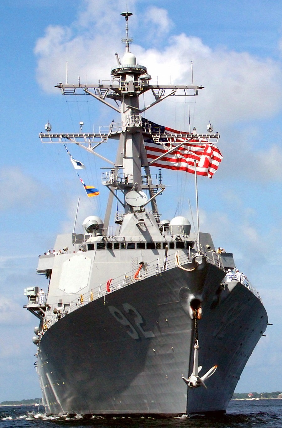 ddg-92 uss momsen arleigh burke class guided missile destroyer panama city florida commissioning 2004