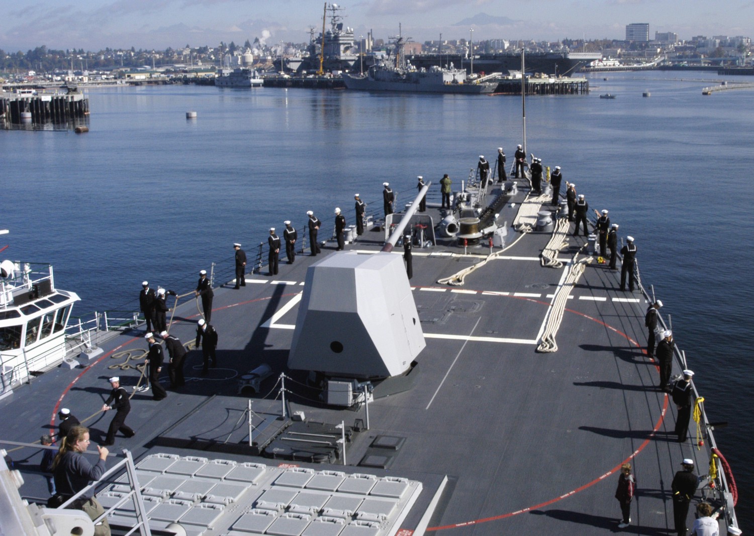 ddg-92 uss momsen arleigh burke class guided missile destroyer 04