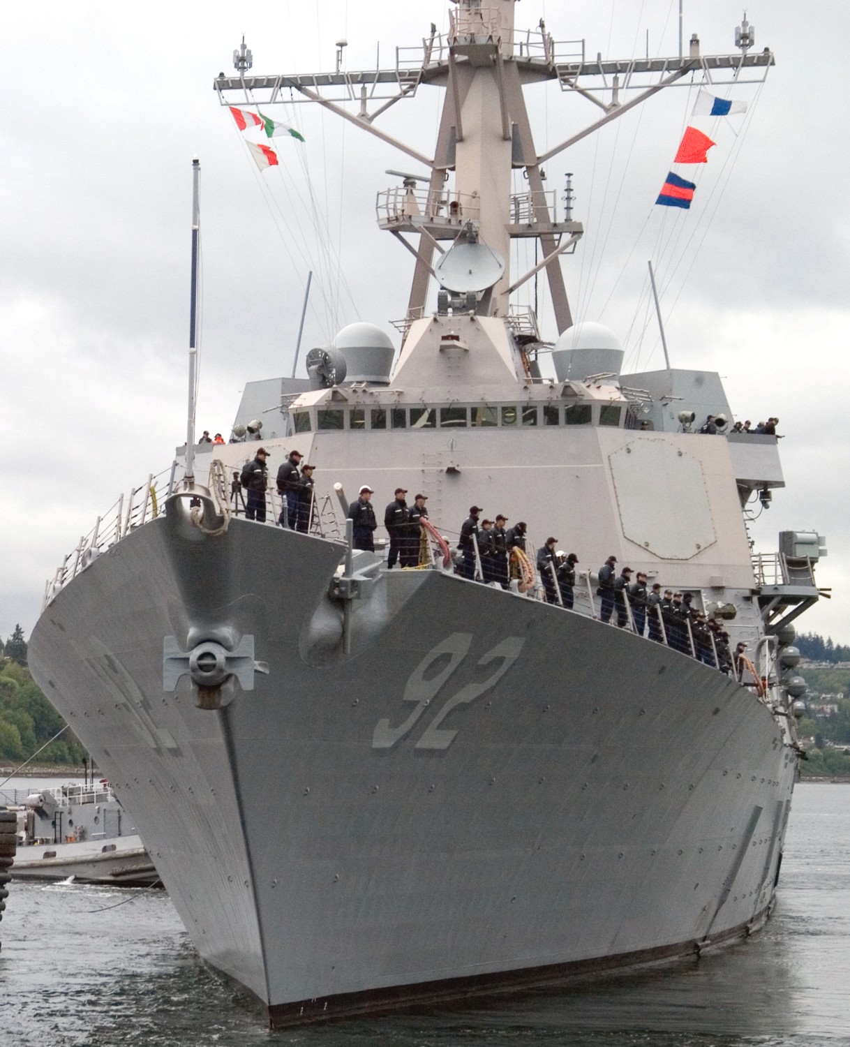 ddg-92 uss momsen arleigh burke class guided missile destroyer 08