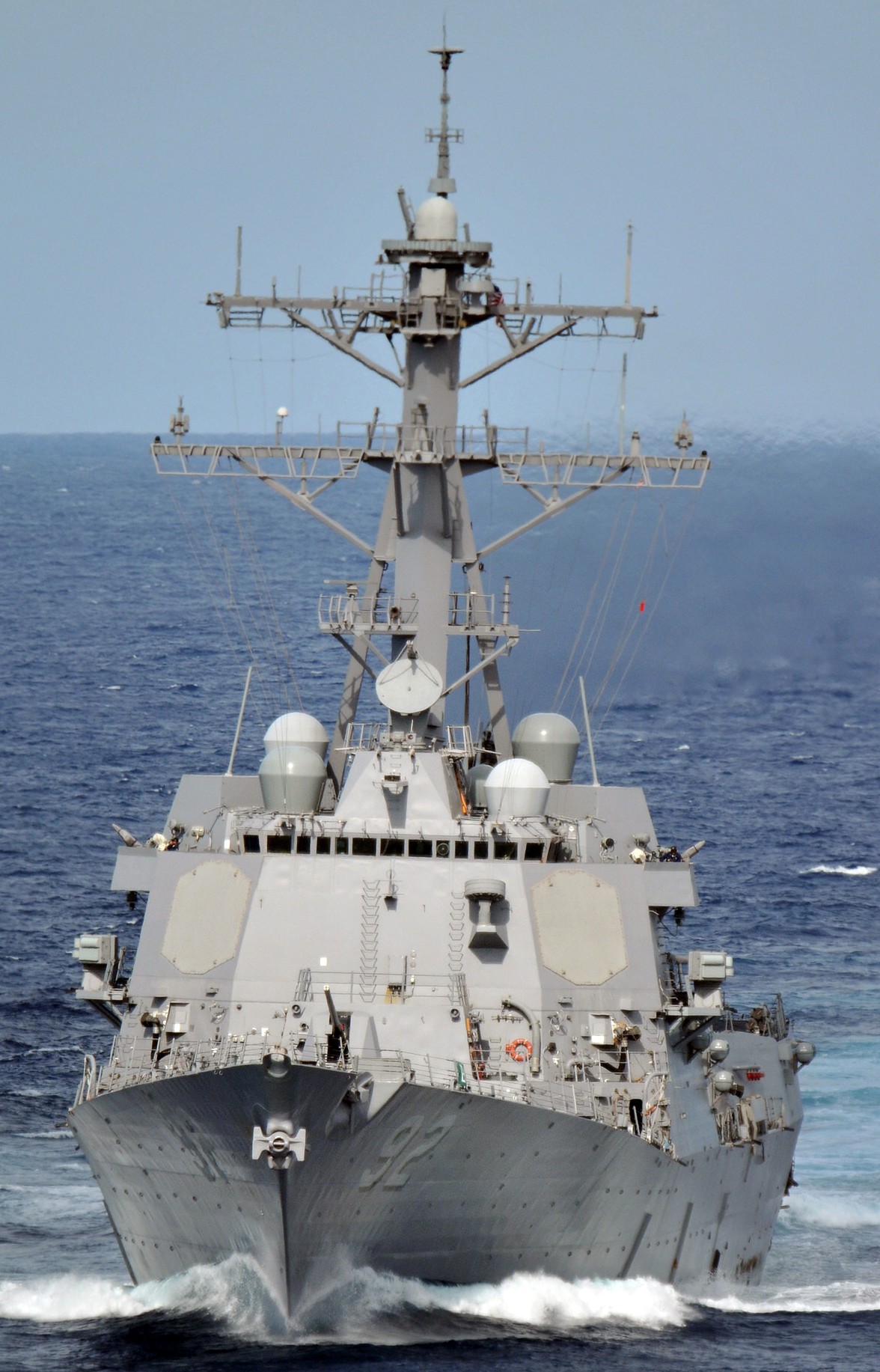 ddg-92 uss momsen arleigh burke class guided missile destroyer indian ocean 2008