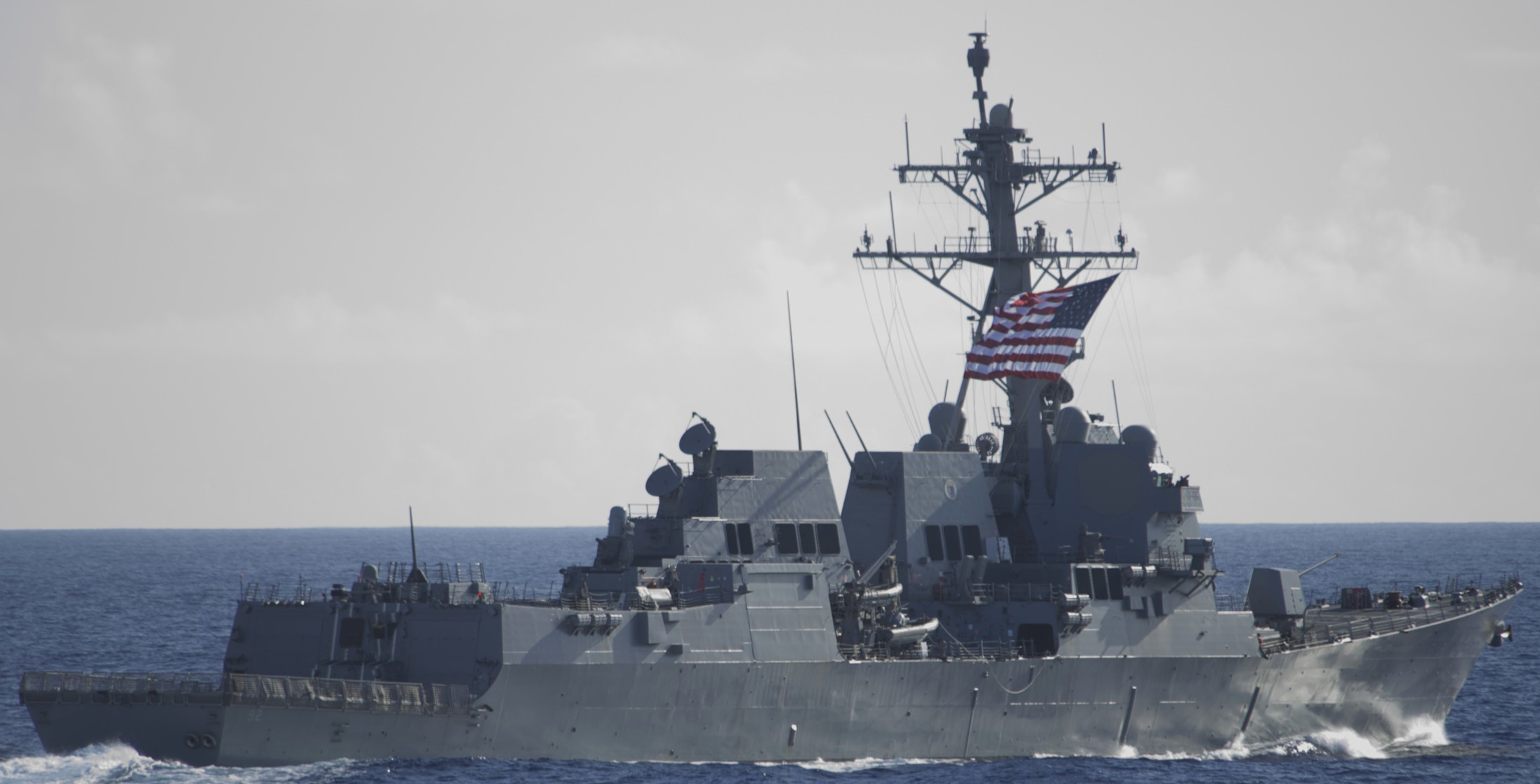 ddg-92 uss momsen arleigh burke class guided missile destroyer 27