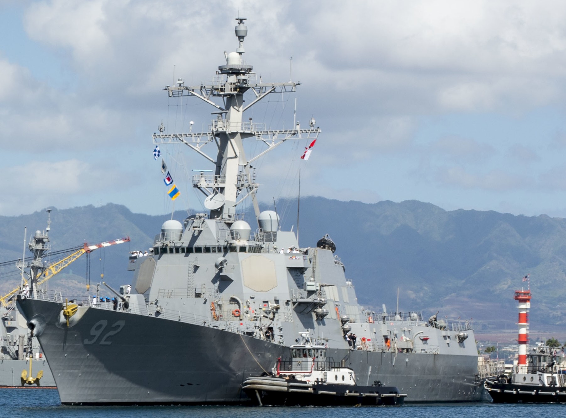 ddg-92 uss momsen arleigh burke class guided missile destroyer pearl harbor hawaii 28