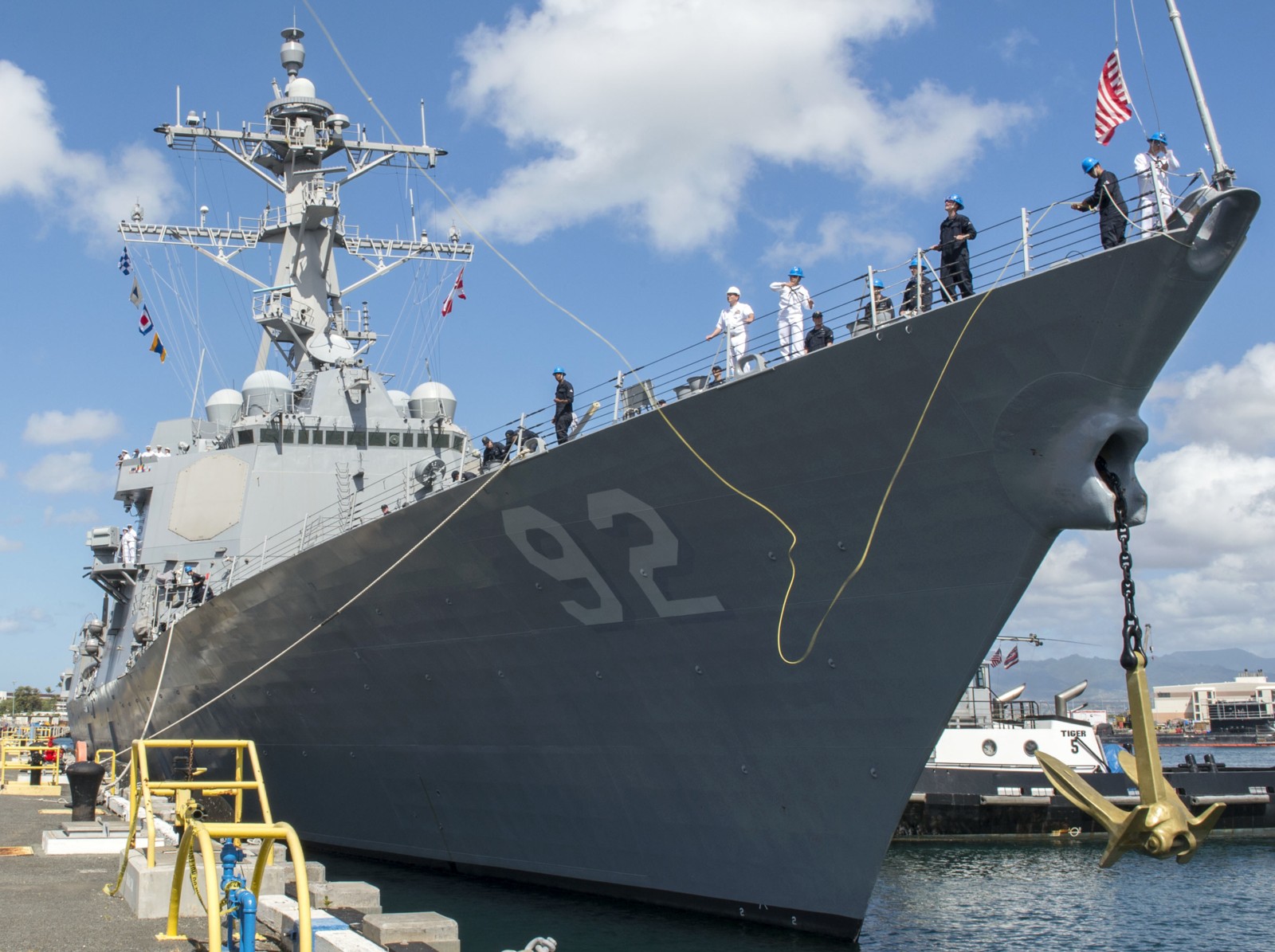 ddg-92 uss momsen arleigh burke class guided missile destroyer pearl harbor hickam hawaii 2016