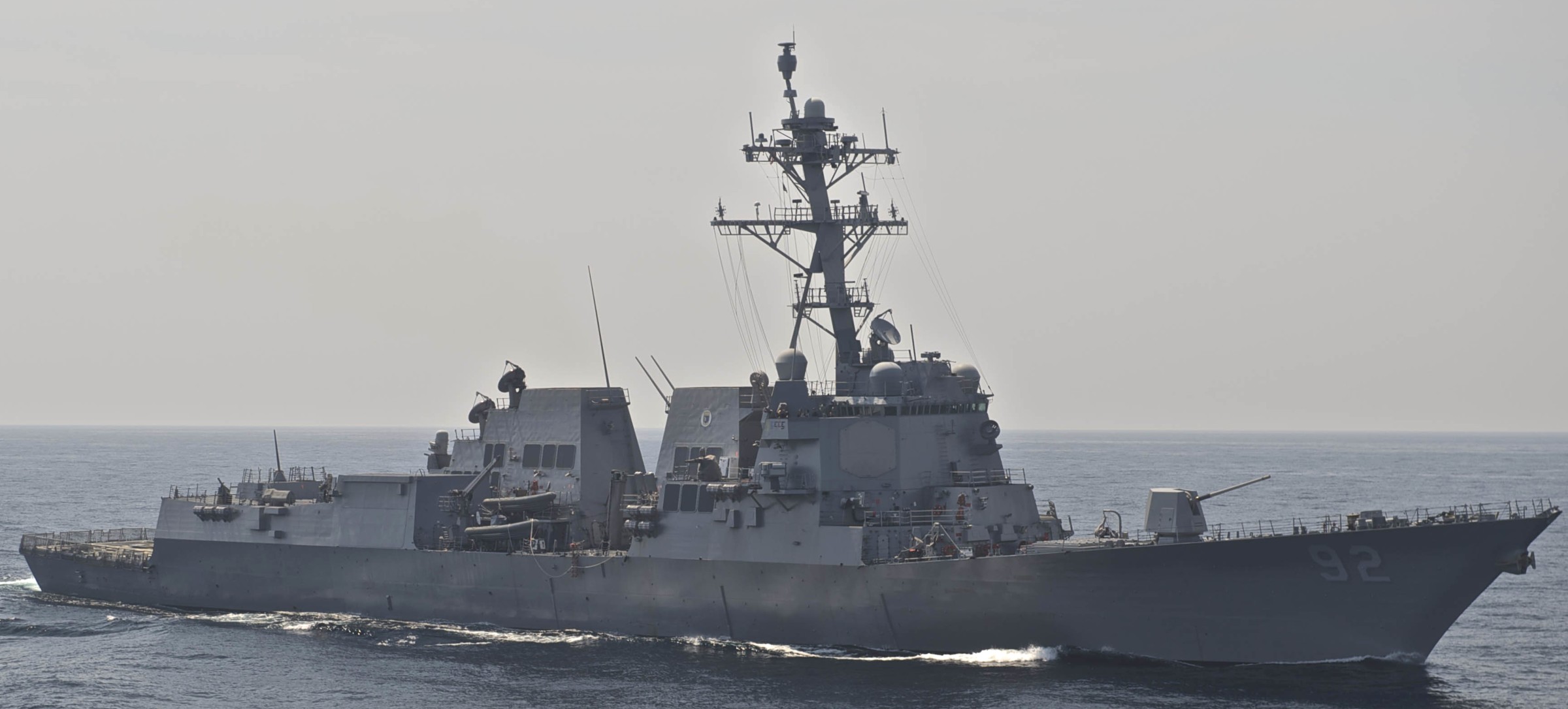 ddg-92 uss momsen arleigh burke class guided missile destroyer 32