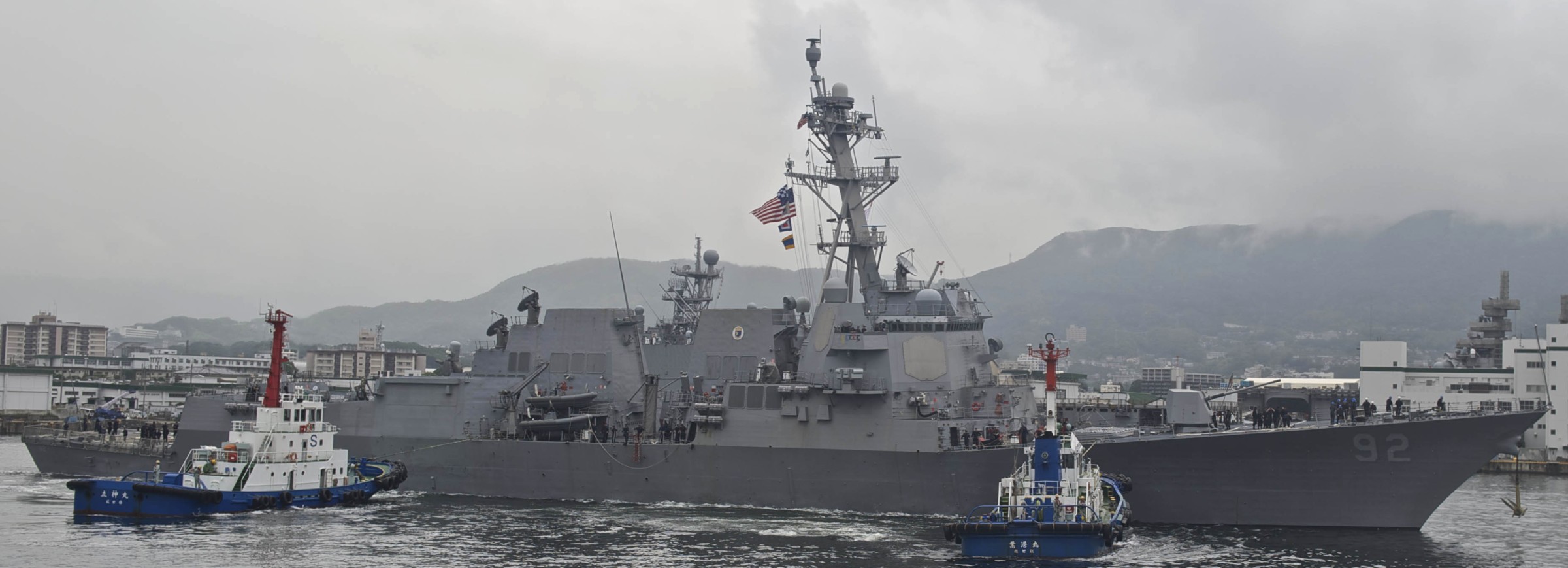 ddg-92 uss momsen arleigh burke class guided missile destroyer sasebo japan 2016