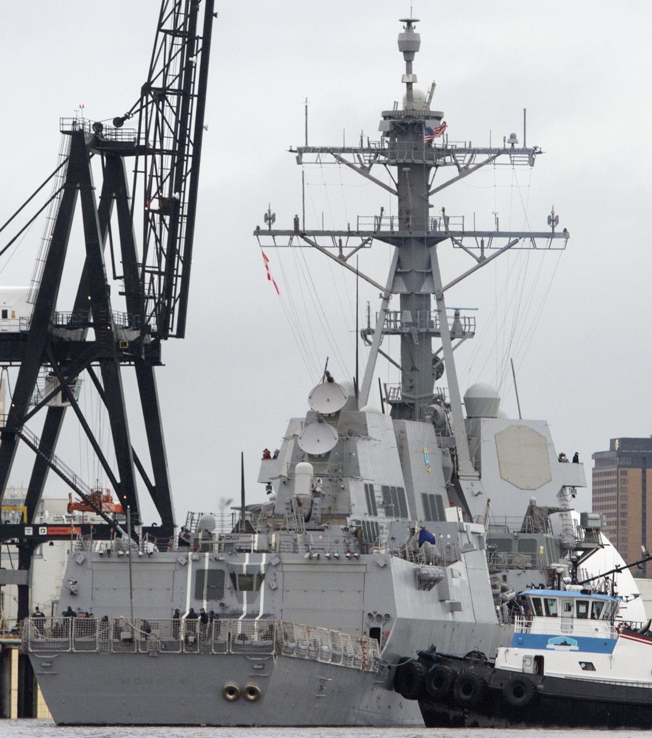 ddg-92 uss momsen arleigh burke class guided missile destroyer 44