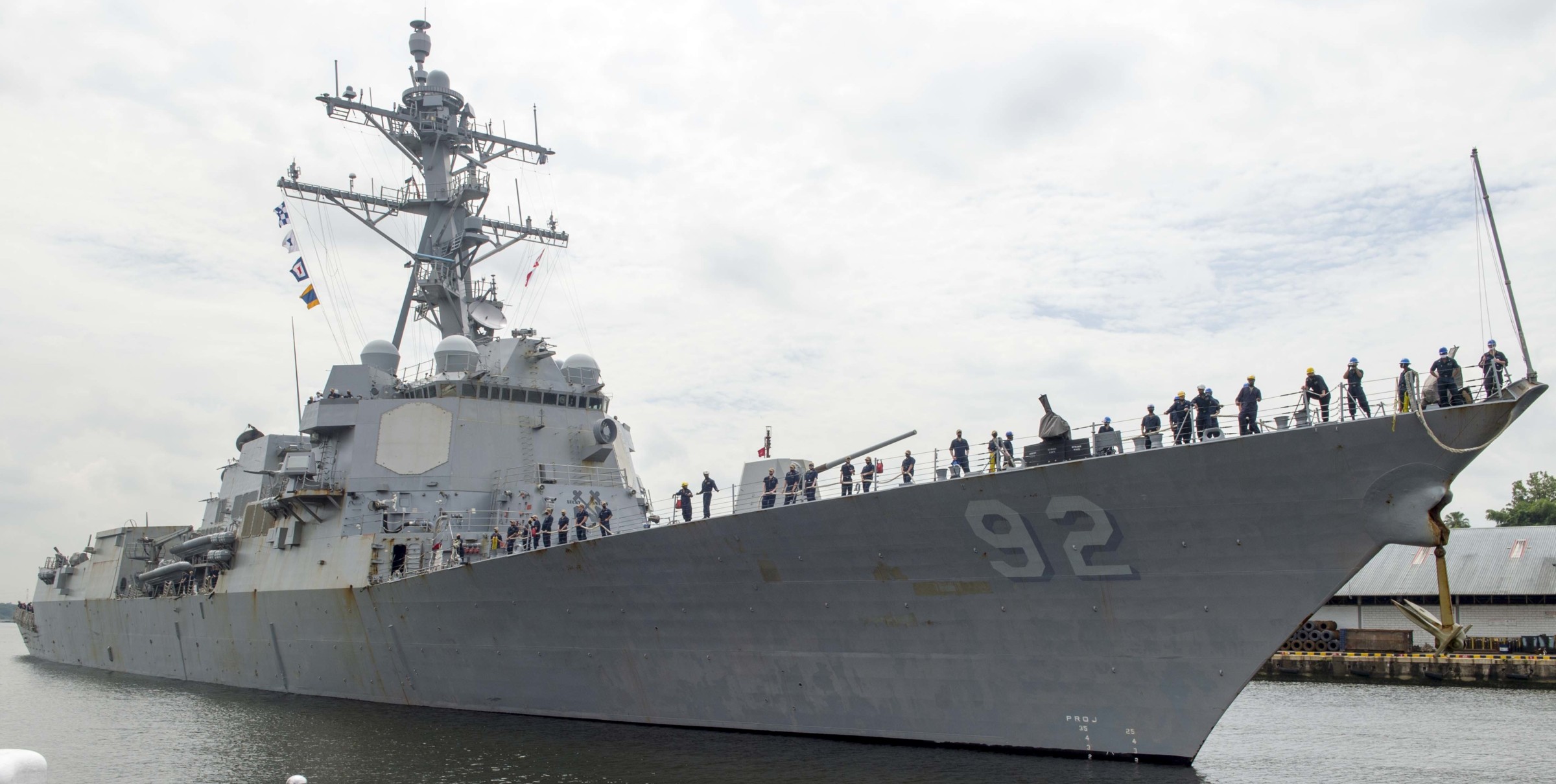 ddg-92 uss momsen arleigh burke class guided missile destroyer singapore 56