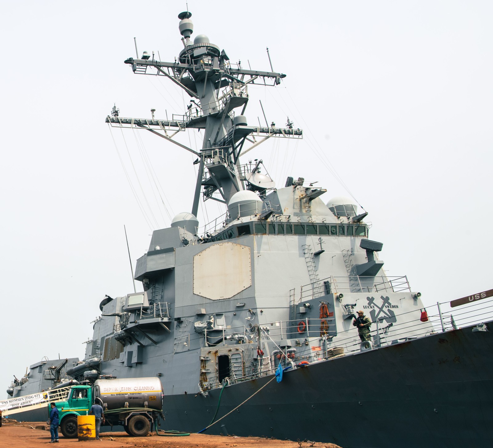 ddg-92 uss momsen arleigh burke class guided missile destroyer goa india 58