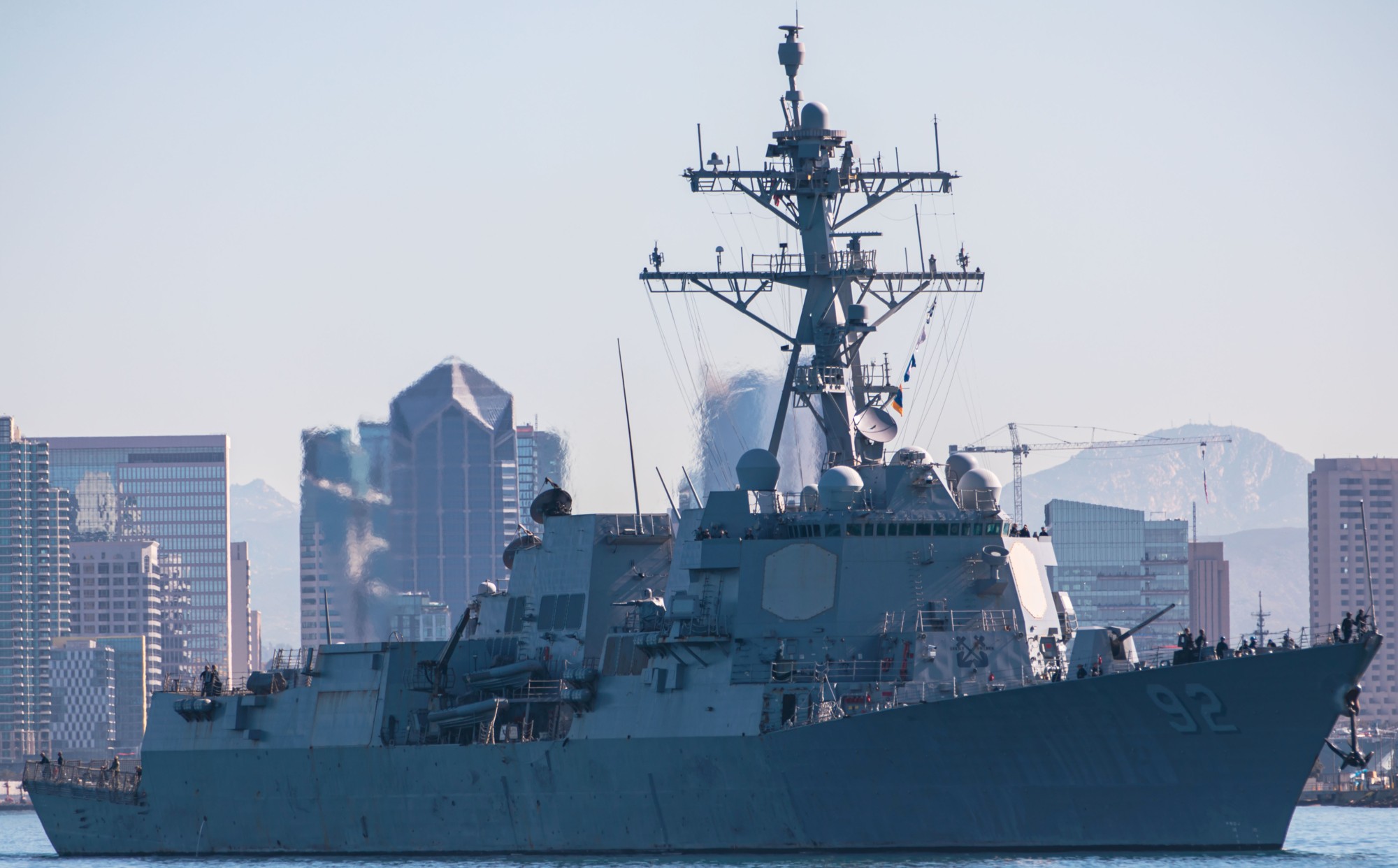 ddg-92 uss momsen arleigh burke class guided missile destroyer san diego fleet week 2023