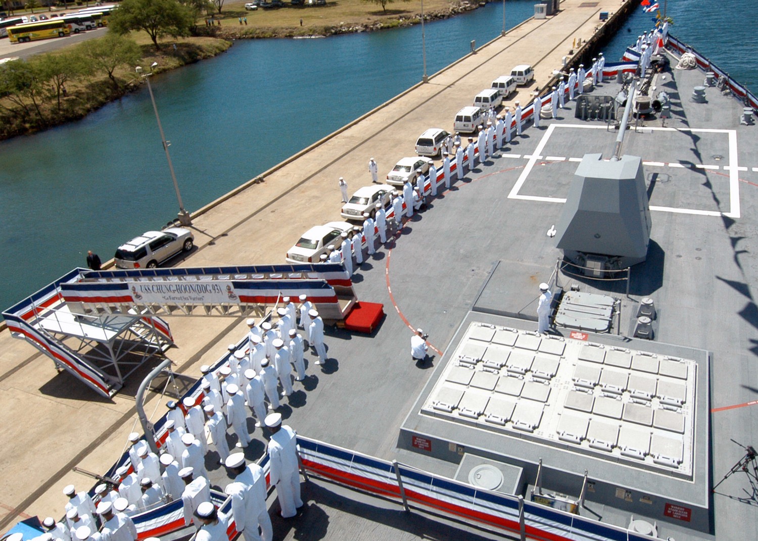 ddg-93 uss chung-hoon arleigh burke class guided missile destroyer commissioning ceremony pearl harbor hawaii 17