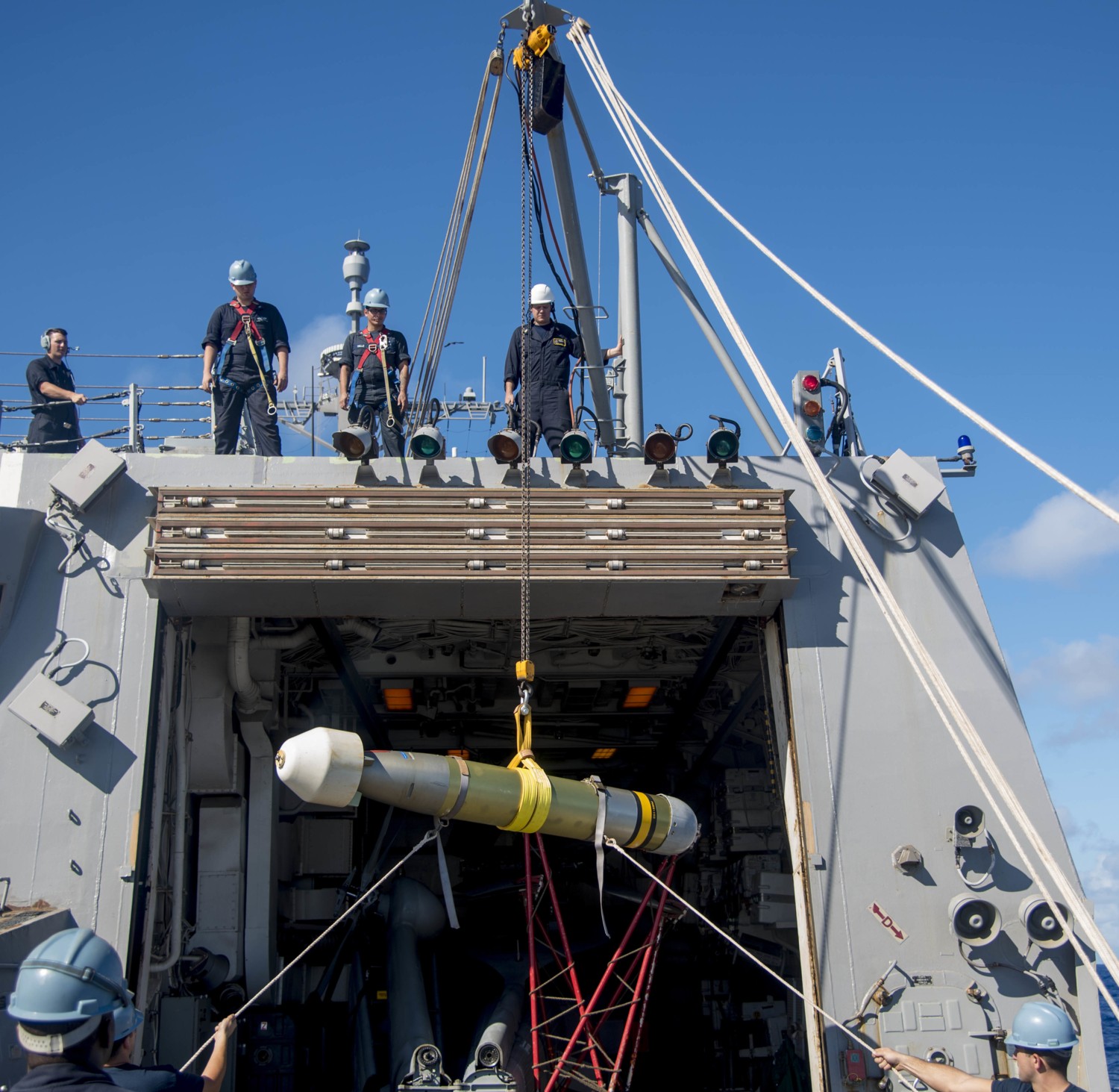 ddg-93 uss chung-hoon arleigh burke class guided missile destroyer mk.46 torpedo 69