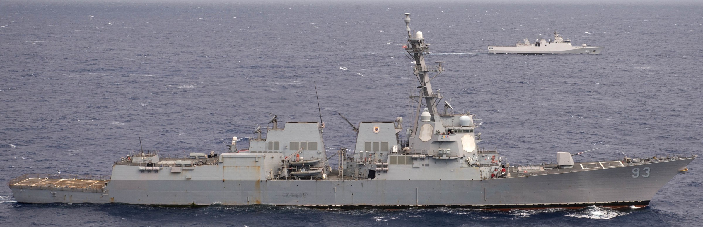 ddg-93 uss chung-hoon arleigh burke class guided missile destroyer 82