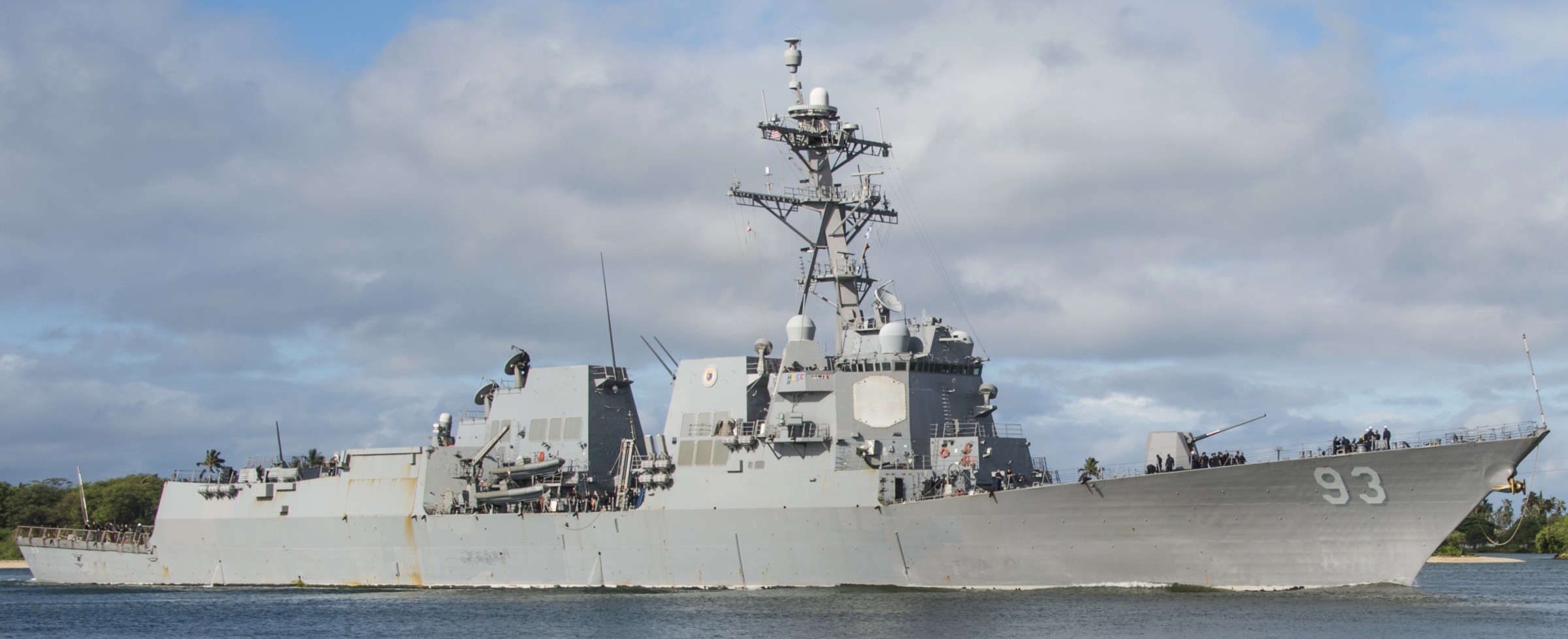 ddg-93 uss chung-hoon arleigh burke class guided missile destroyer returning pearl harbor hickam hawaii 84