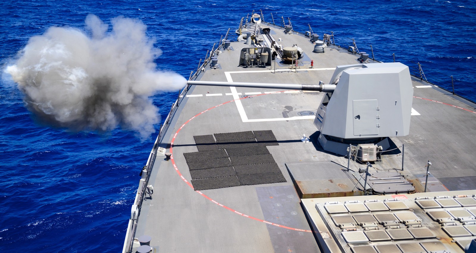 ddg-93 uss chung-hoon arleigh burke class guided missile destroyer mk.45 mod.4 gun fire exercise 106