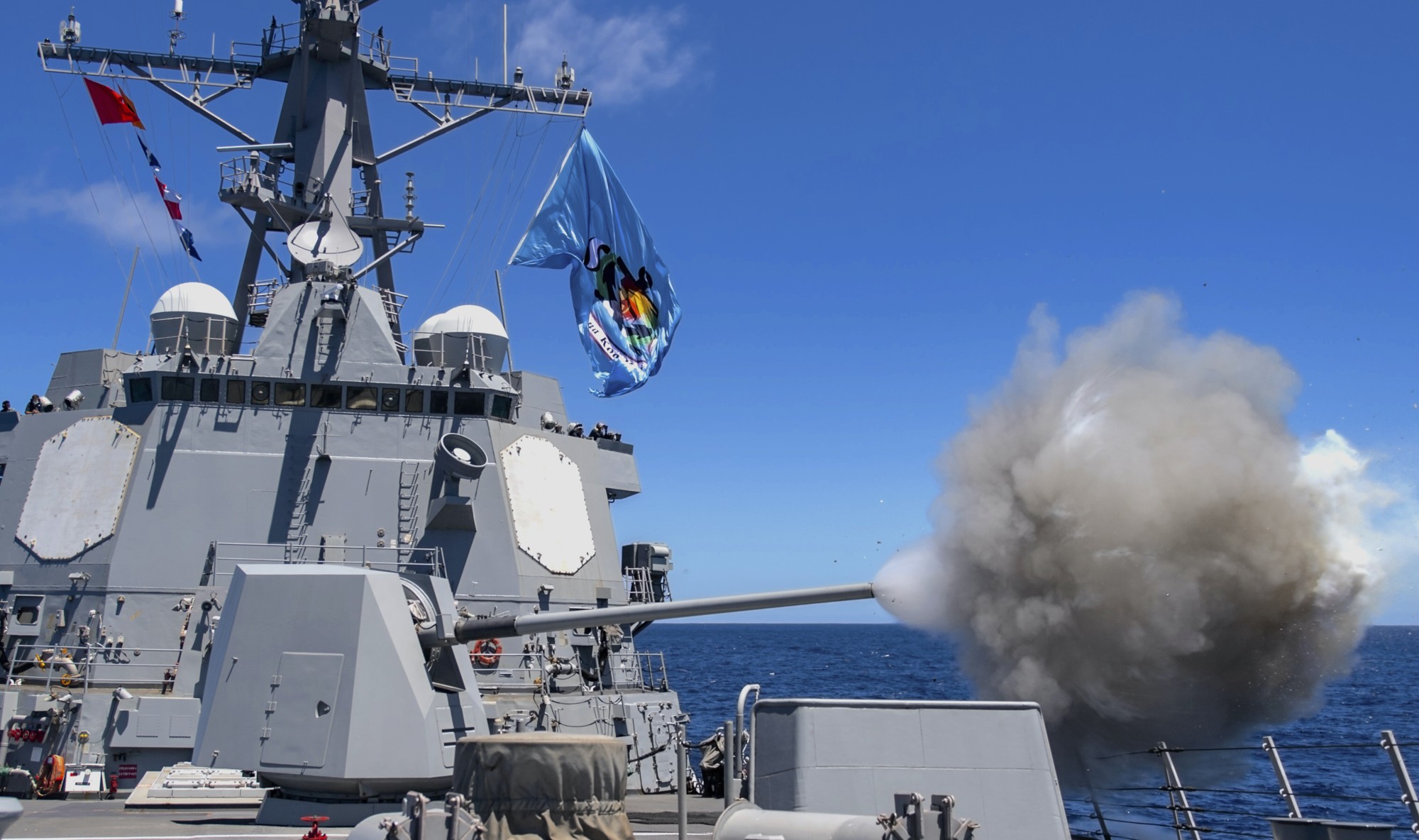 ddg-93 uss chung-hoon arleigh burke class guided missile destroyer mk.45 gun fire rimpac 2020 109