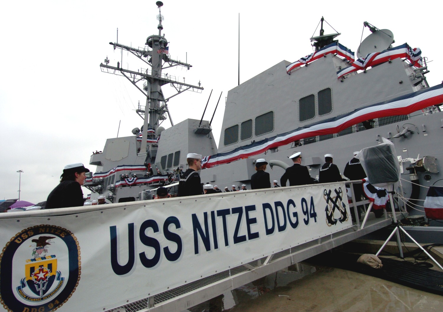 ddg-94 uss nitze arleigh burke class guided missile destroyer commissioning norfolk 2005