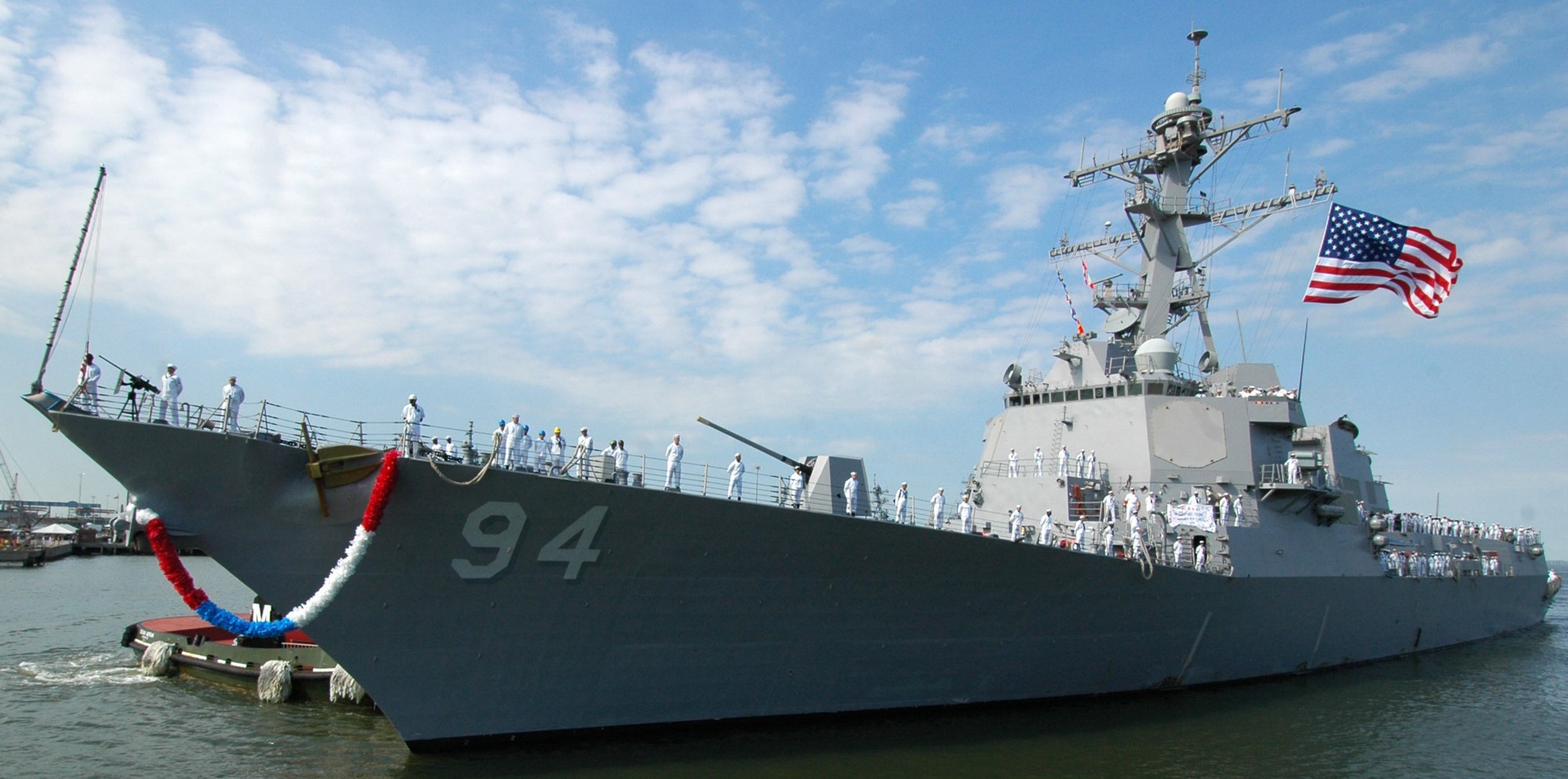 ddg-94 uss nitze arleigh burke class guided missile destroyer returning norfolk 2007