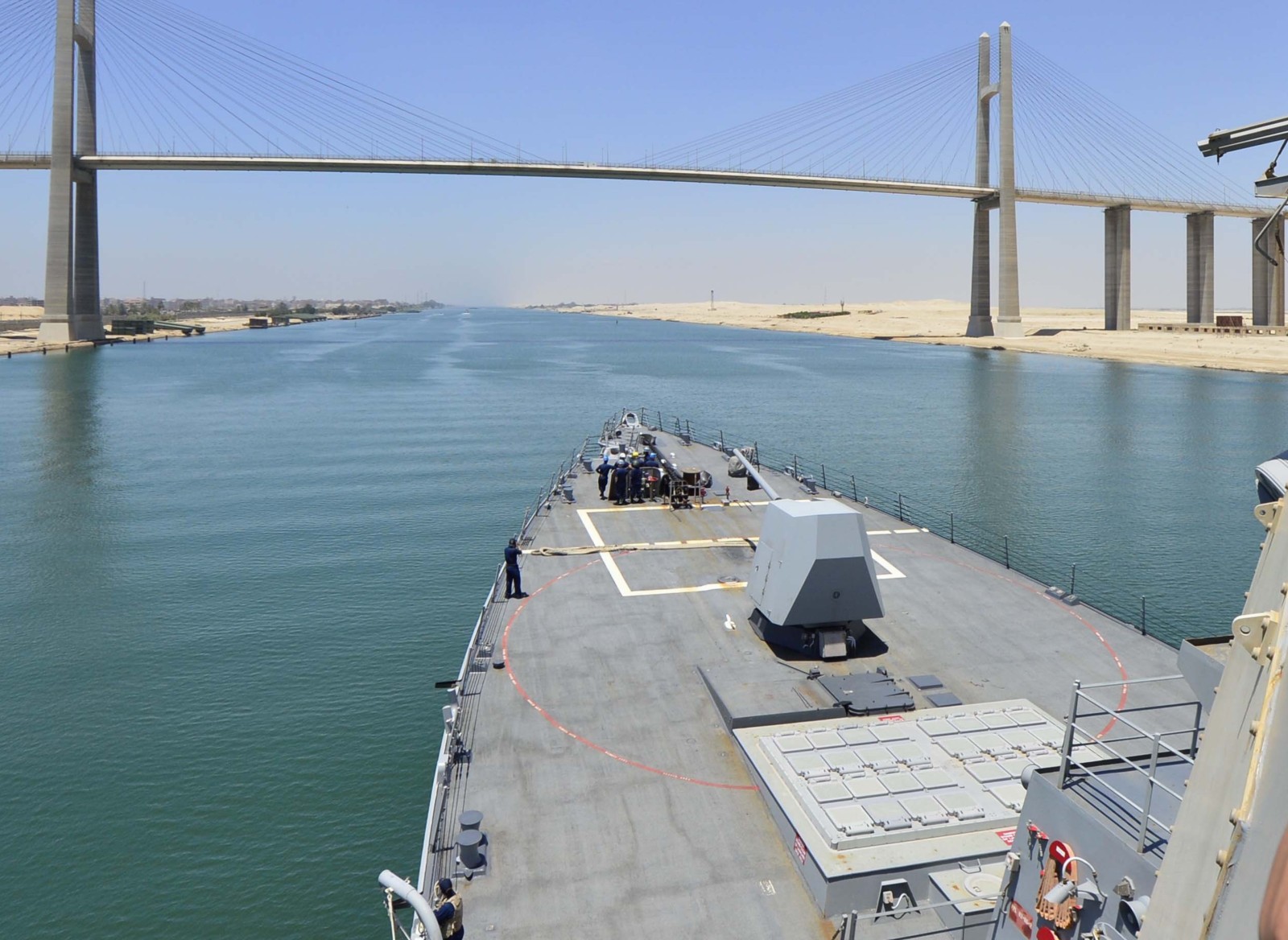 ddg-94 uss nitze arleigh burke class guided missile destroyer suez canal 2014