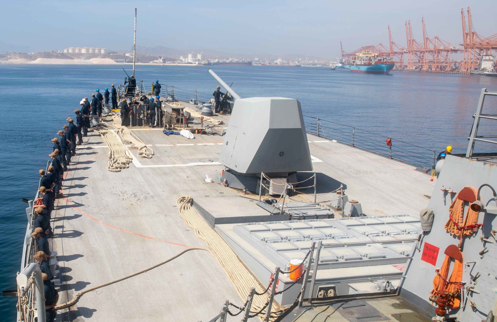 ddg-94 uss nitze arleigh burke class guided missile destroyer salalah oman 77