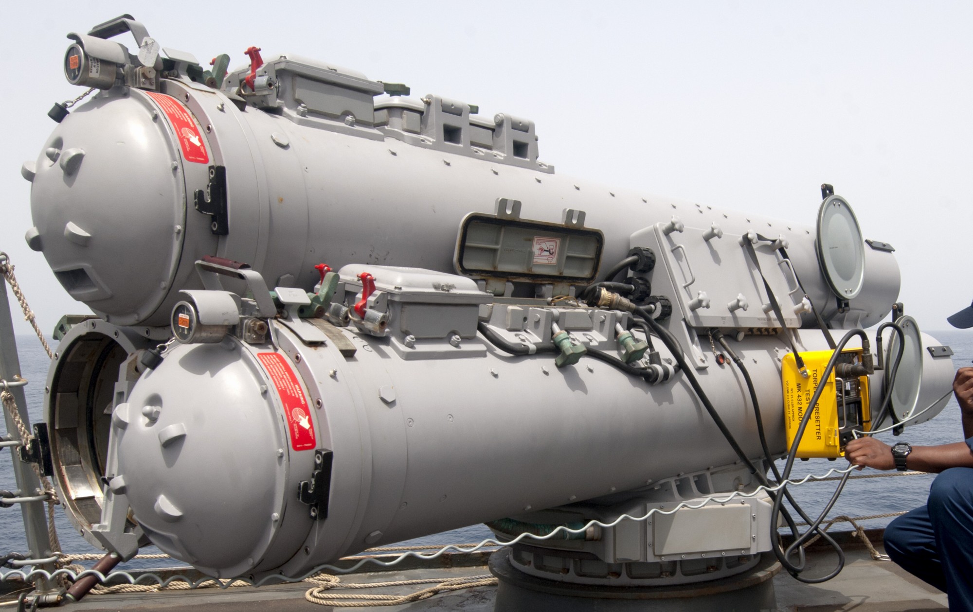 ddg-95 uss james e. williams arleigh burke class guided missile destroyer mk.32 torpedo tubes 31