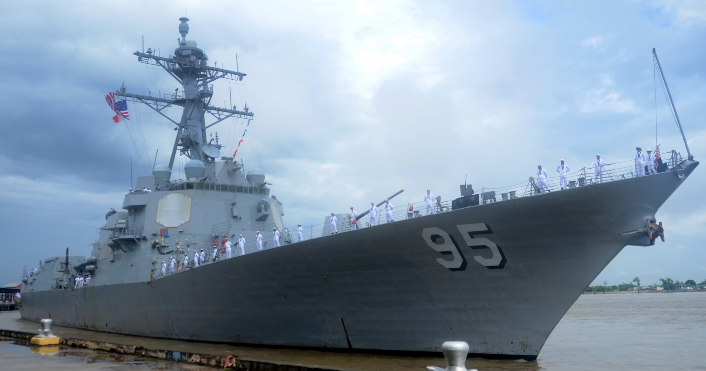 ddg-95 uss james e. williams arleigh burke class guided missile destroyernavy week new orleans louisiana 2015