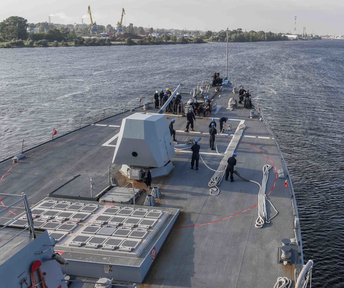 ddg-95 uss james e. williams arleigh burke class guided missile destroyer us navy riga latvia 2017