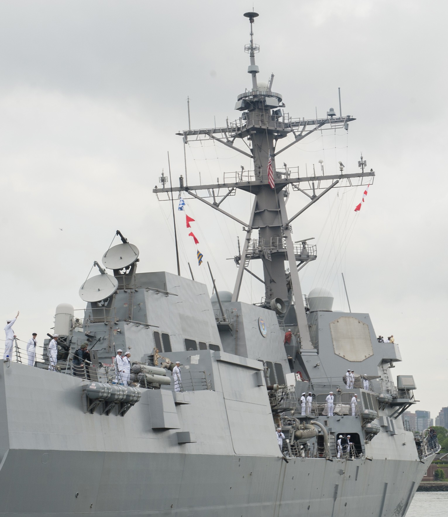 ddg-96 uss bainbridge arleigh burke class guided missile destroyer aegis us navy new york fwny 30