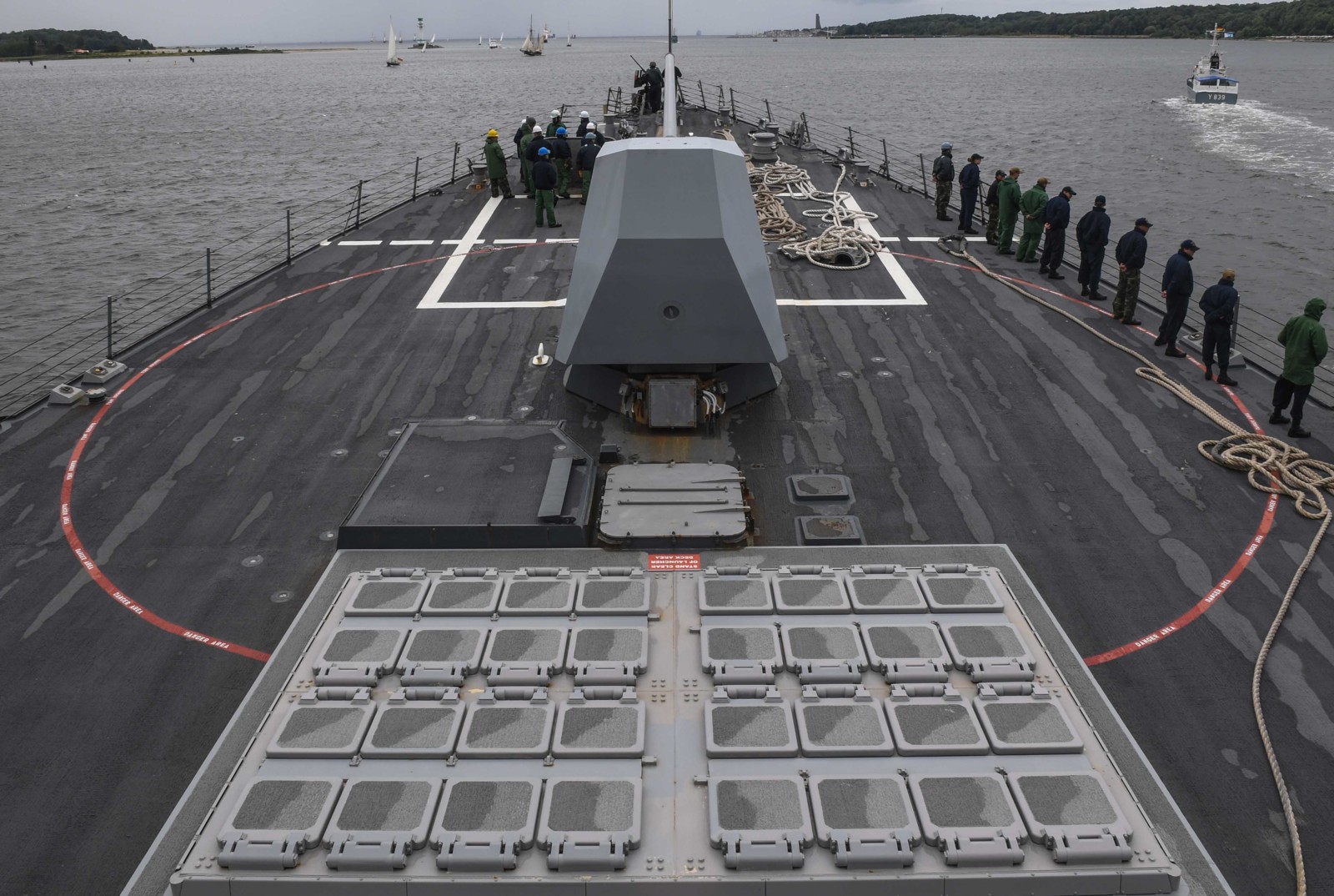 ddg-96 uss bainbridge arleigh burke class guided missile destroyer aegis us navy kiel germany 36