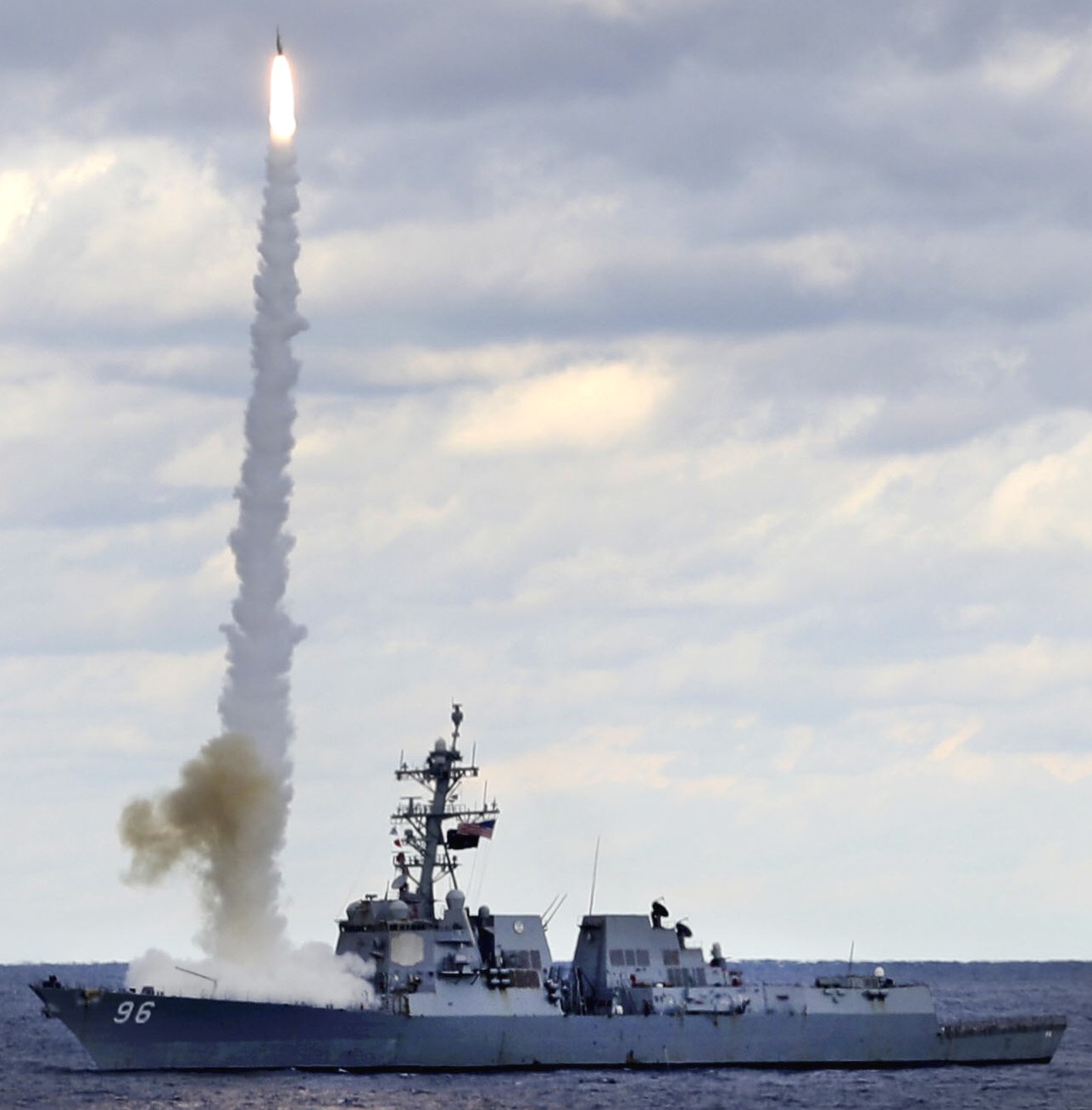 ddg-96 uss bainbridge arleigh burke class guided missile destroyer aegis us navy standard sm-2mr 41