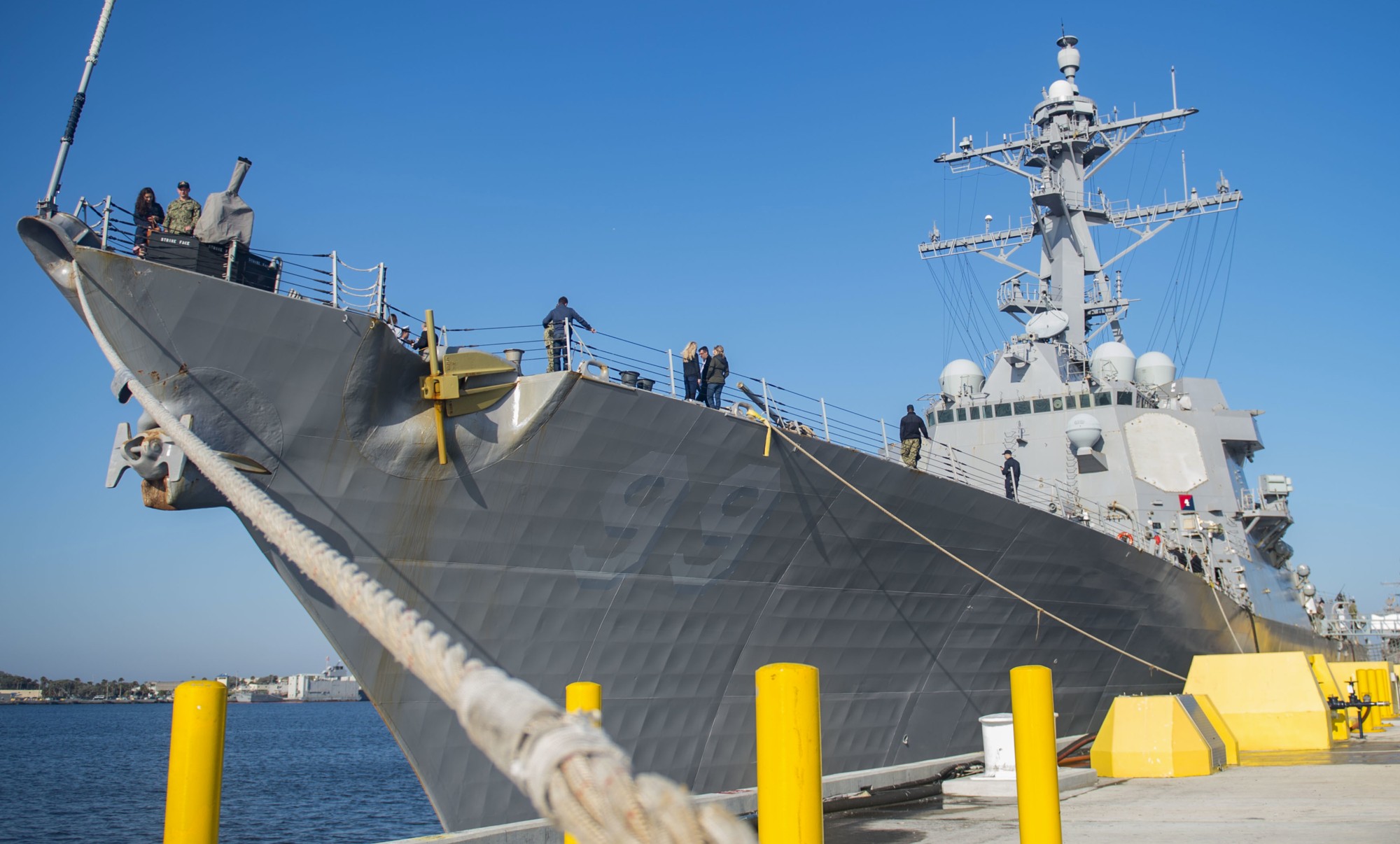 ddg-99 uss farragut arleigh burke class guided missile destroyer aegis us navy naval station mayport florida 39