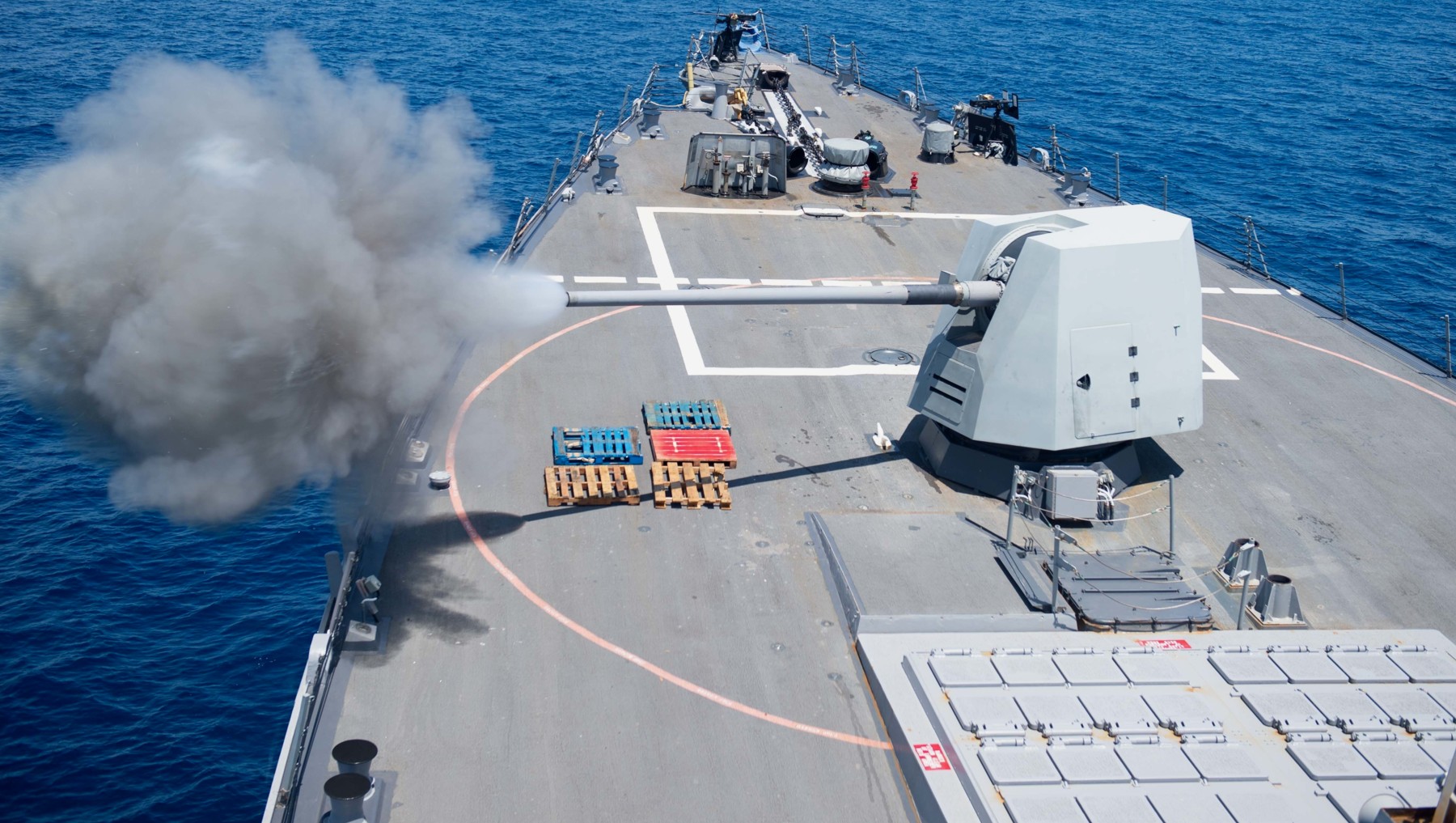 ddg-99 uss farragut arleigh burke class guided missile destroyer aegis us navy mk.45 mod.4 gun fire 49