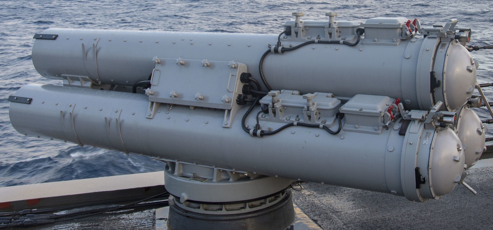 ddg-99 uss farragut arleigh burke class guided missile destroyer aegis us navy mk.32 torpedo tubes 67