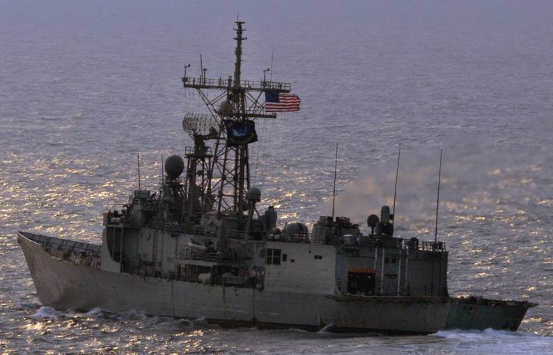 FFG-43 USS Thach Perry class guided missile frigate - US Navy