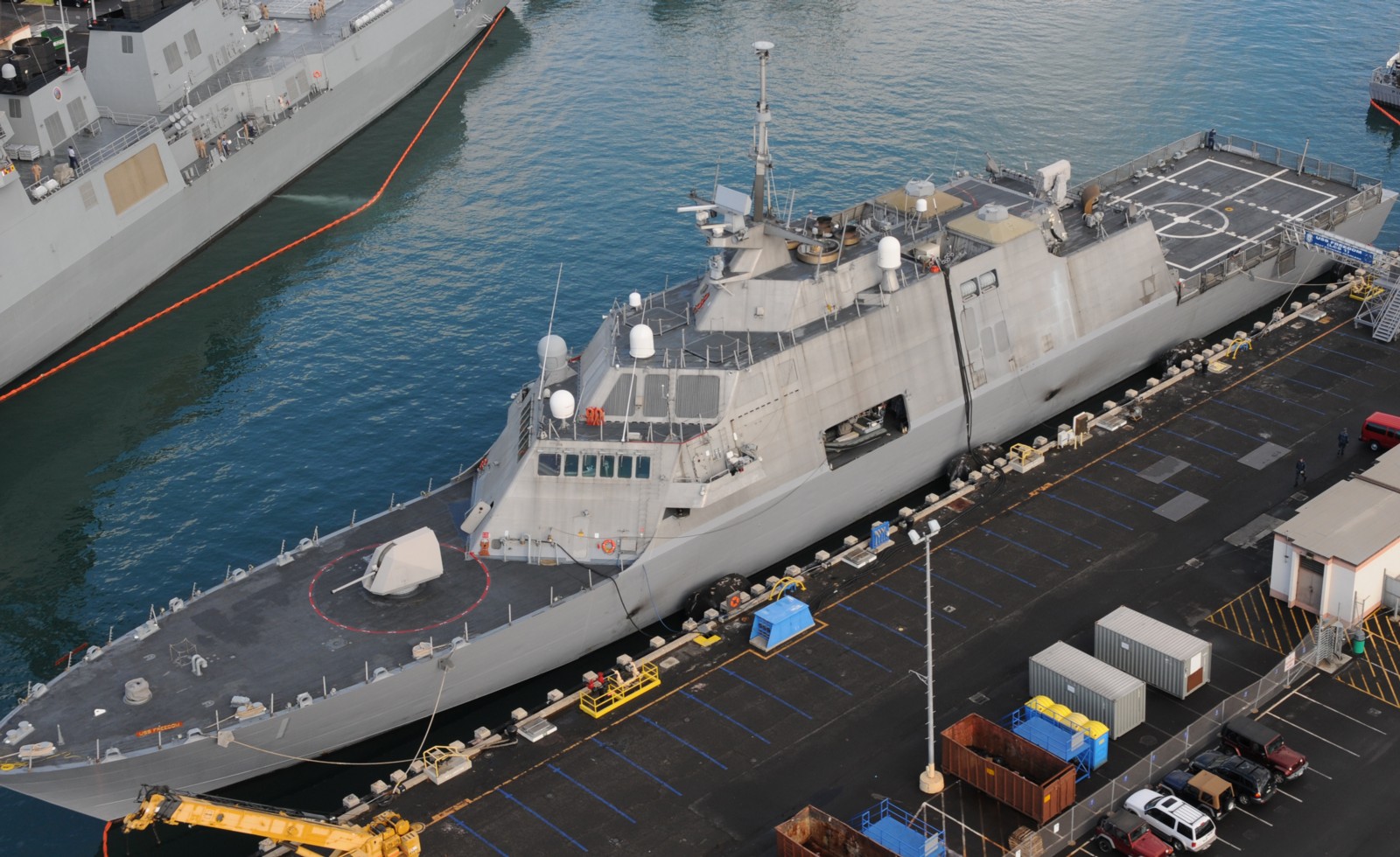 lcs-1 uss freedom class littoral combat ship us navy 76