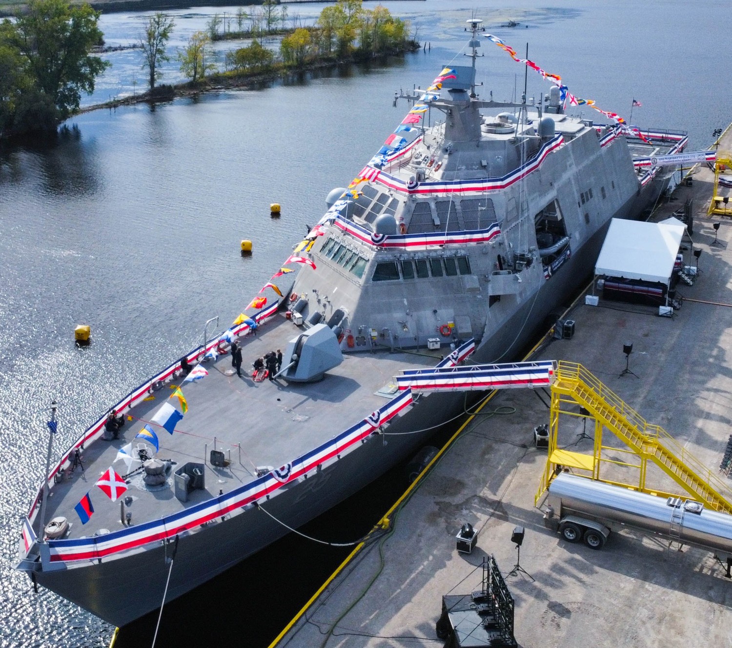 lcs-25 uss marinette freedom class littoral combat ship menominee michigan 23