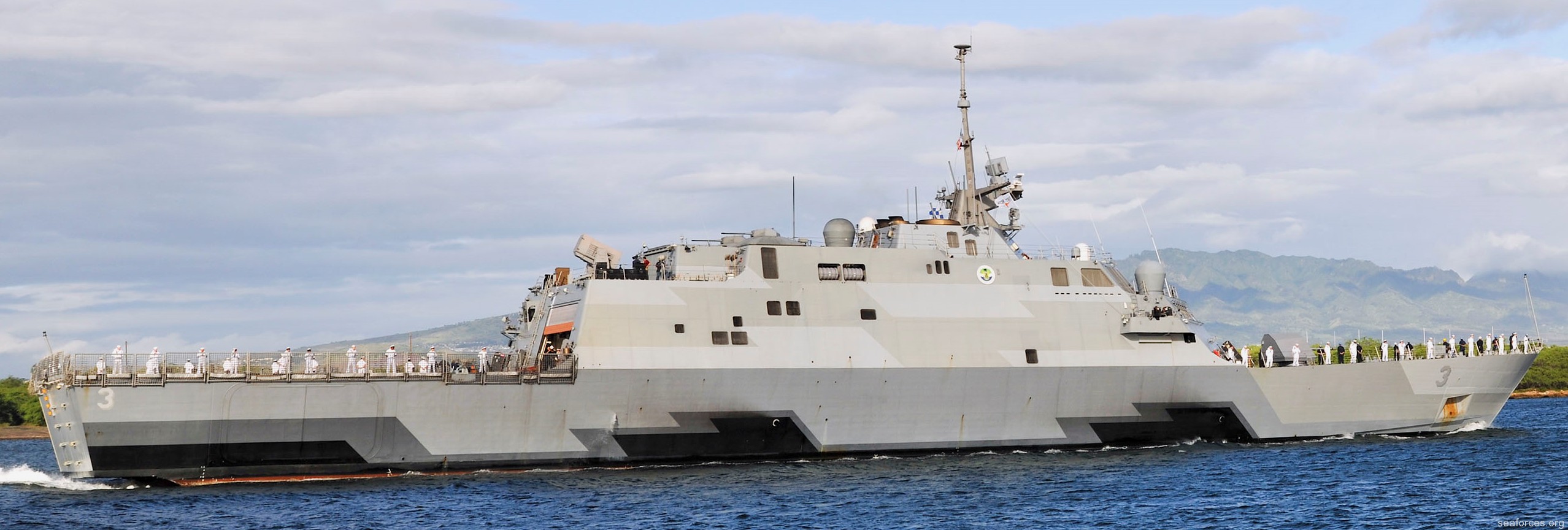 lcs-3 uss fort worth littoral combat ship freedom class us navy 42