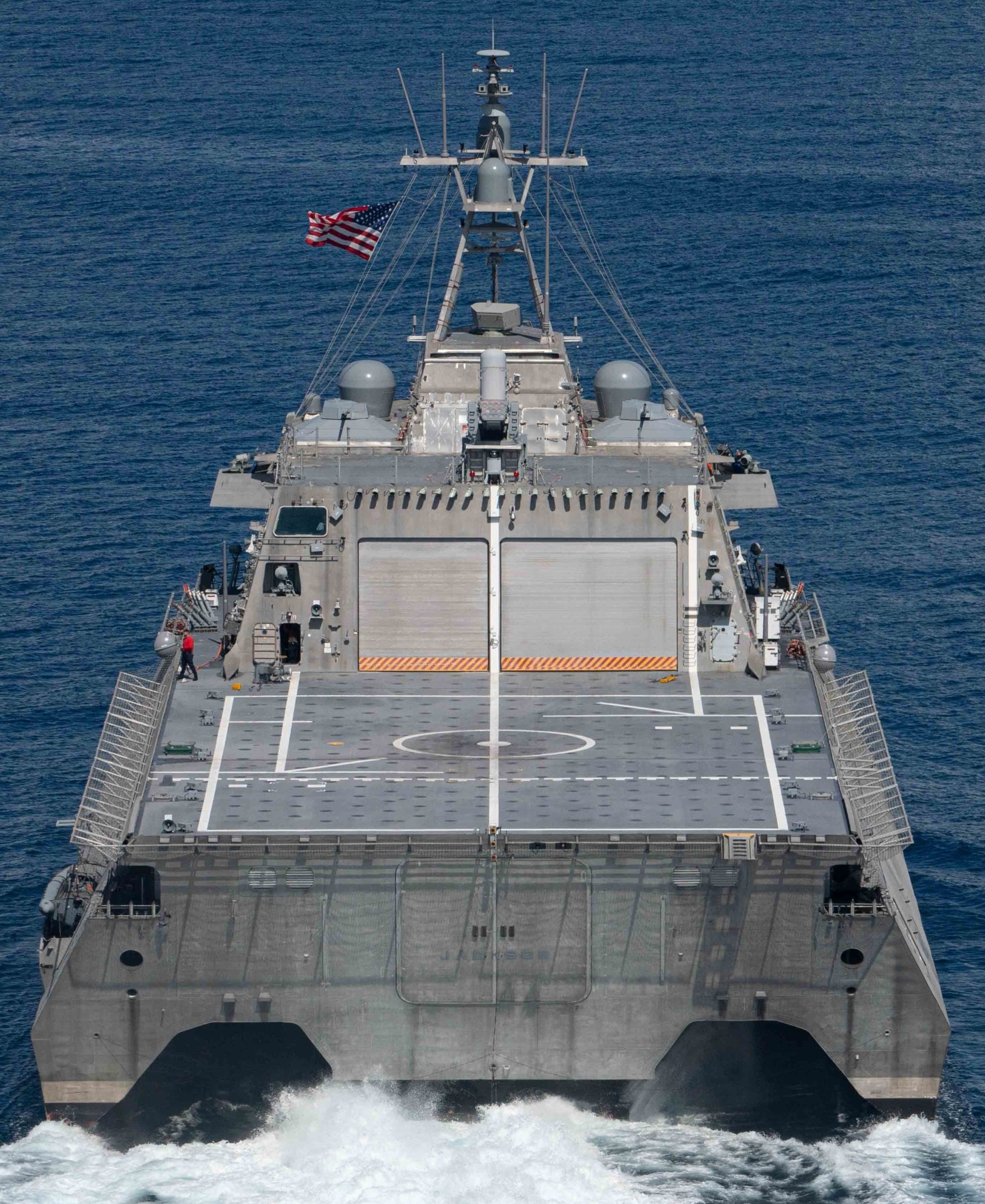 lcs-6 uss jackson independence class littoral combat ship us navy flight deck hangar 41