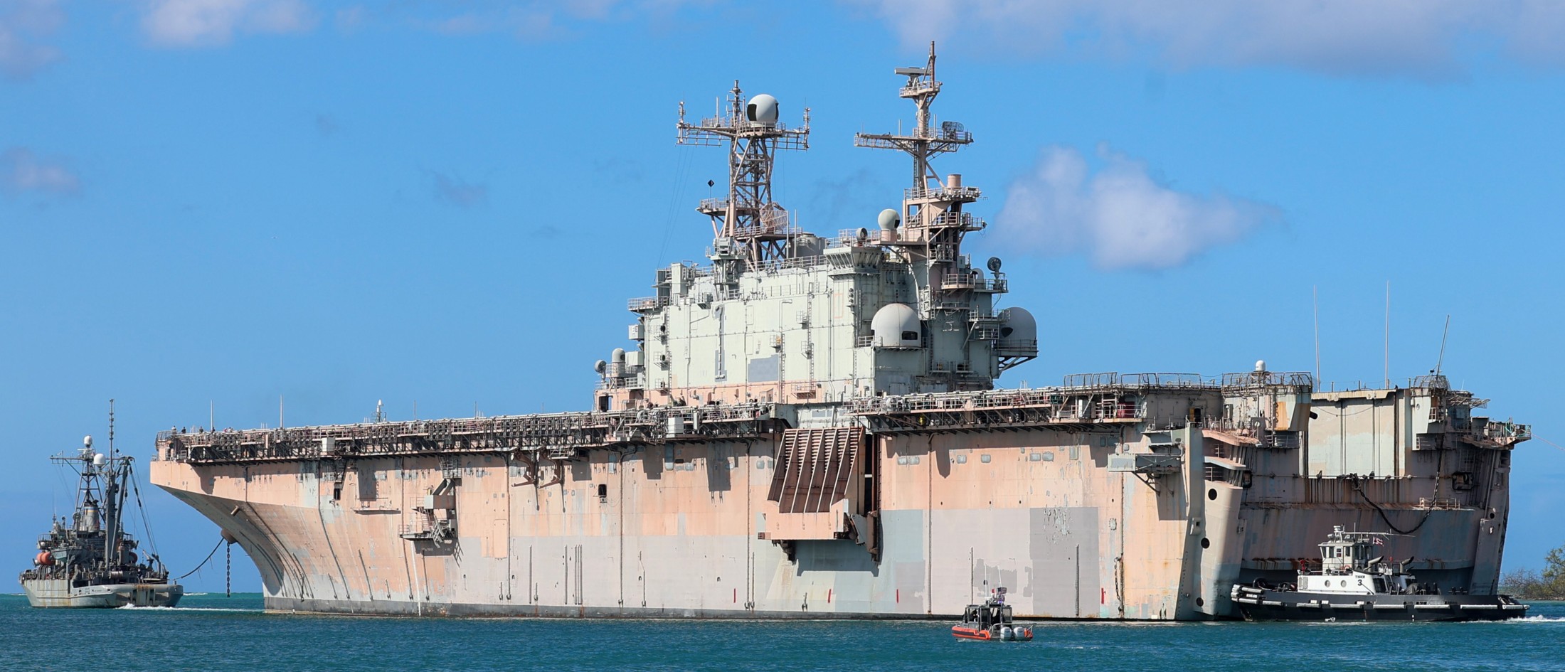 lha-1 uss tarawa amphibious assault ship sinkex exercise rimpac 2024 pearl harbor 102