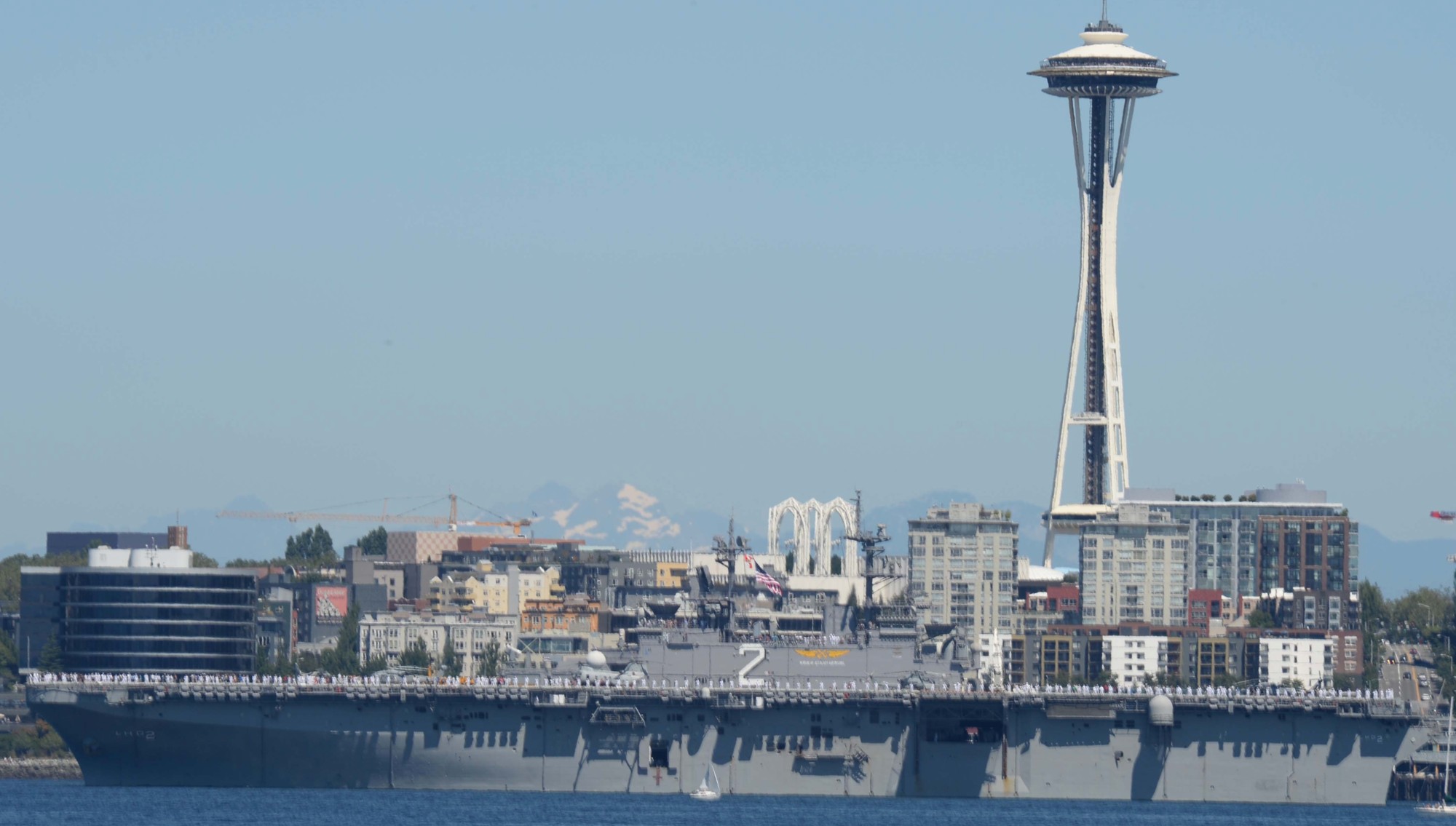 lhd-2 uss essex wasp class amphibious assault ship landing helicopter us navy marines seattle seafair fleet week 118