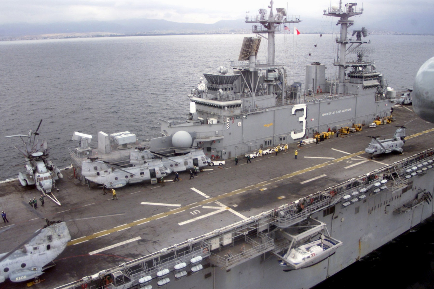 lhd-3 uss kearsarge wasp class amphibious assault ship landing dock us navy hmm-365 turkey 26