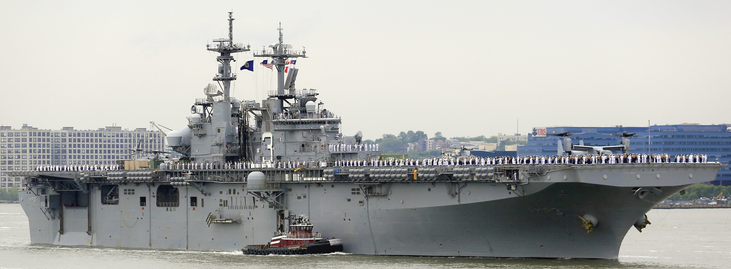 lhd-3 uss kearsarge wasp class amphibious assault ship landing dock us navy fleet week new york 173