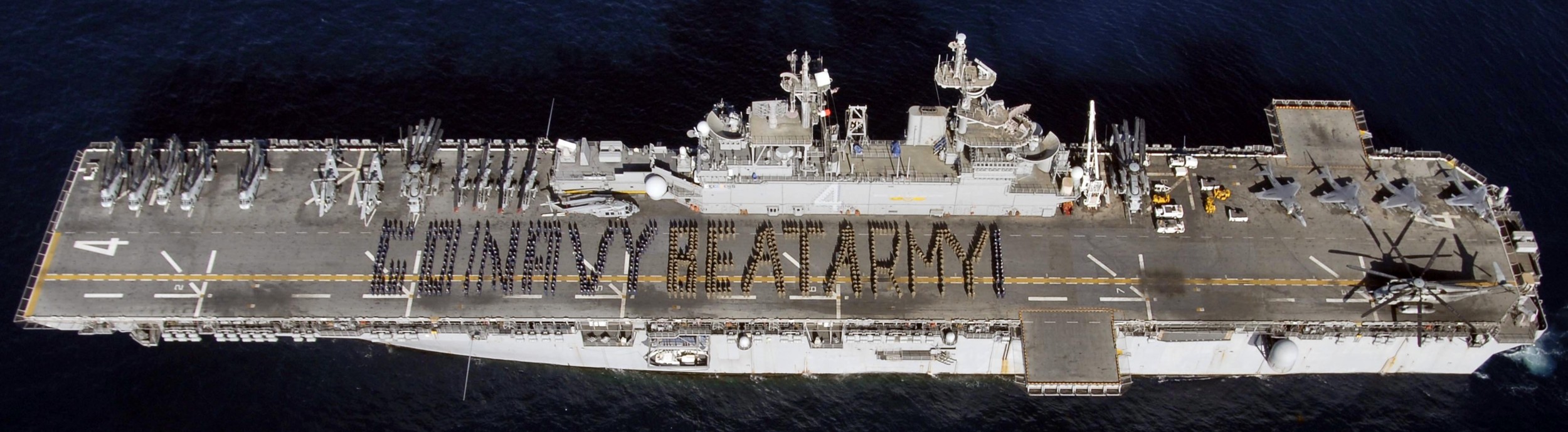 lhd-4 uss boxer wasp class amphibious assault ship dock landing us navy marines hmm-163 34