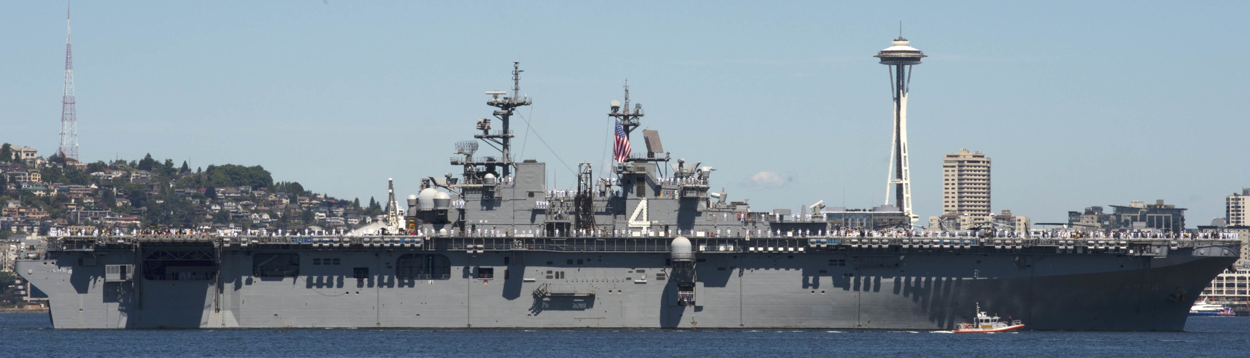 lhd-4 uss boxer wasp class amphibious assault ship dock landing us navy seattle seafair fleet week 97