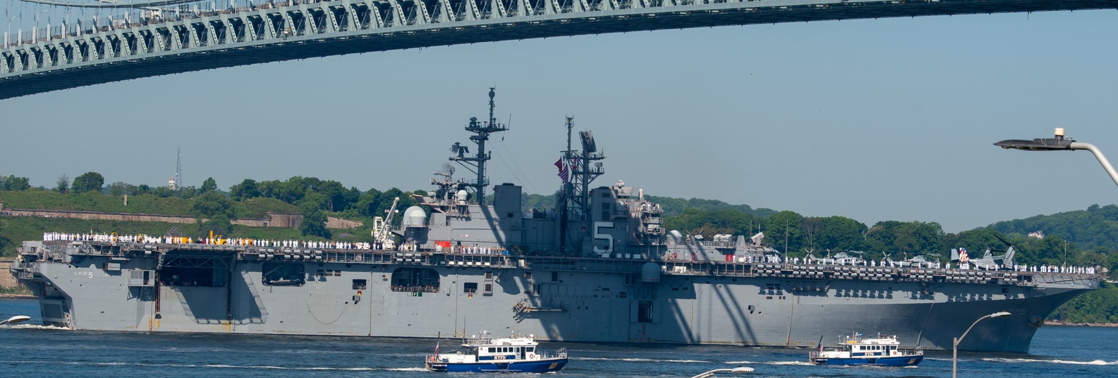 lhd-5 uss bataan wasp class amphibious assault ship dock landing helicopter 221