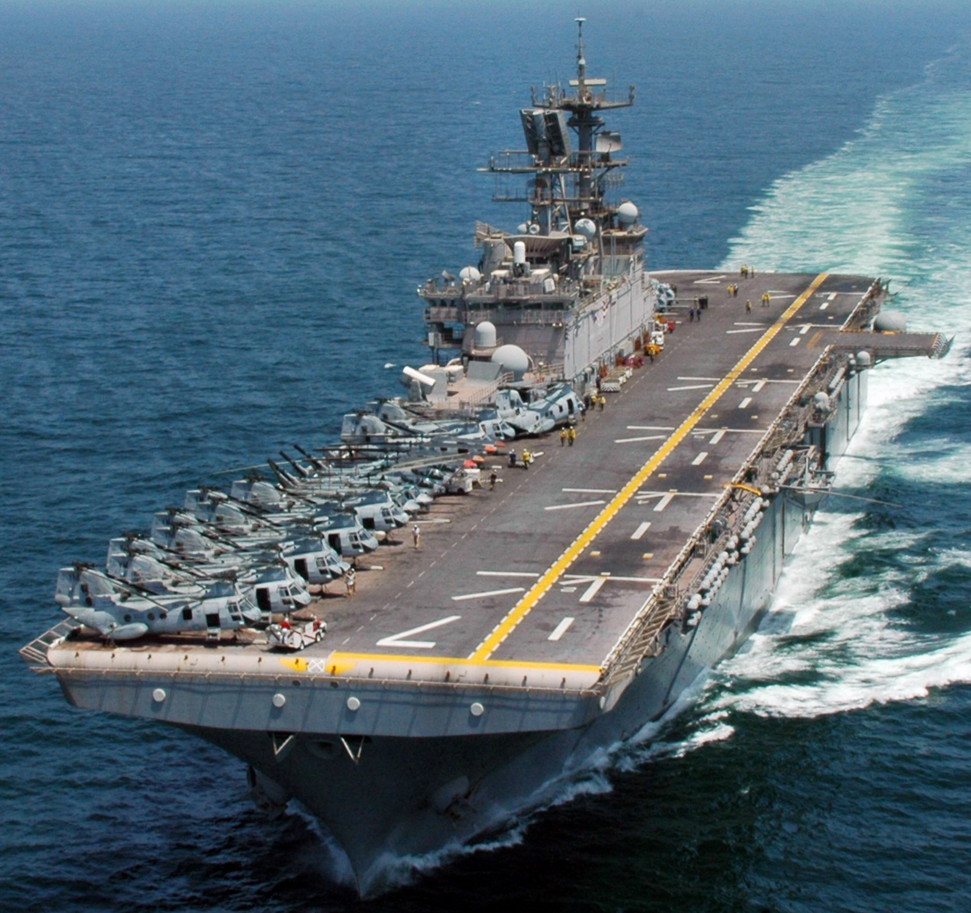 lhd-7 uss iwo jima wasp class amphibious assault ship dock landing helicopter us navy hmm-365 marines arabian sea 30