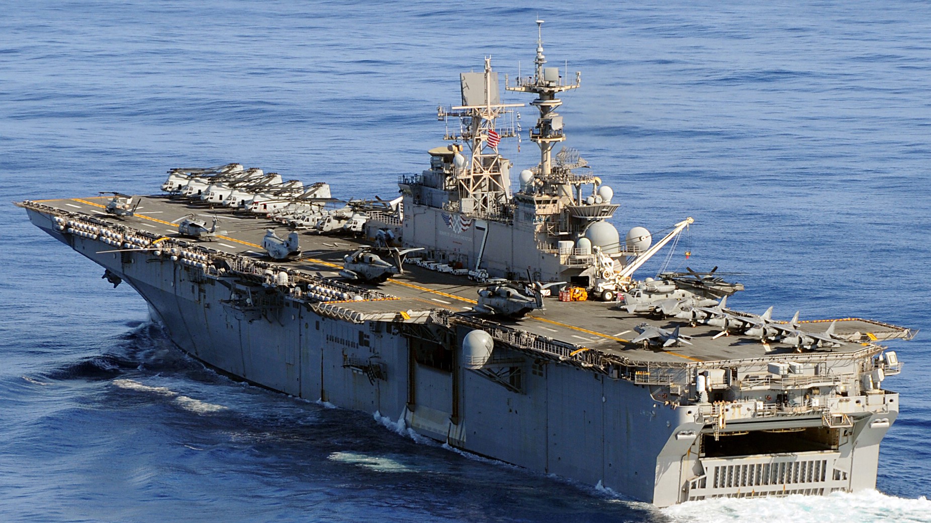 lhd-7 uss iwo jima wasp class amphibious assault ship dock landing helicopter us navy hmm-264 marines atlantic ocean 49