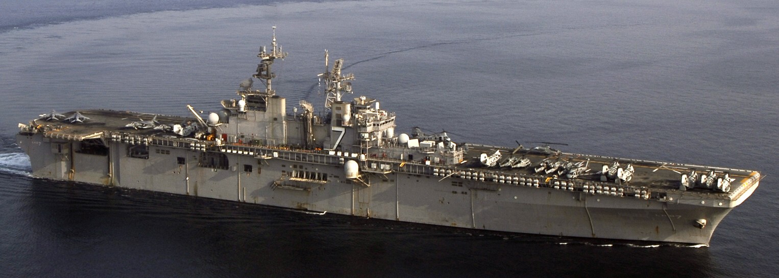 lhd-7 uss iwo jima wasp class amphibious assault ship dock landing helicopter us navy hmm-264 marines 56