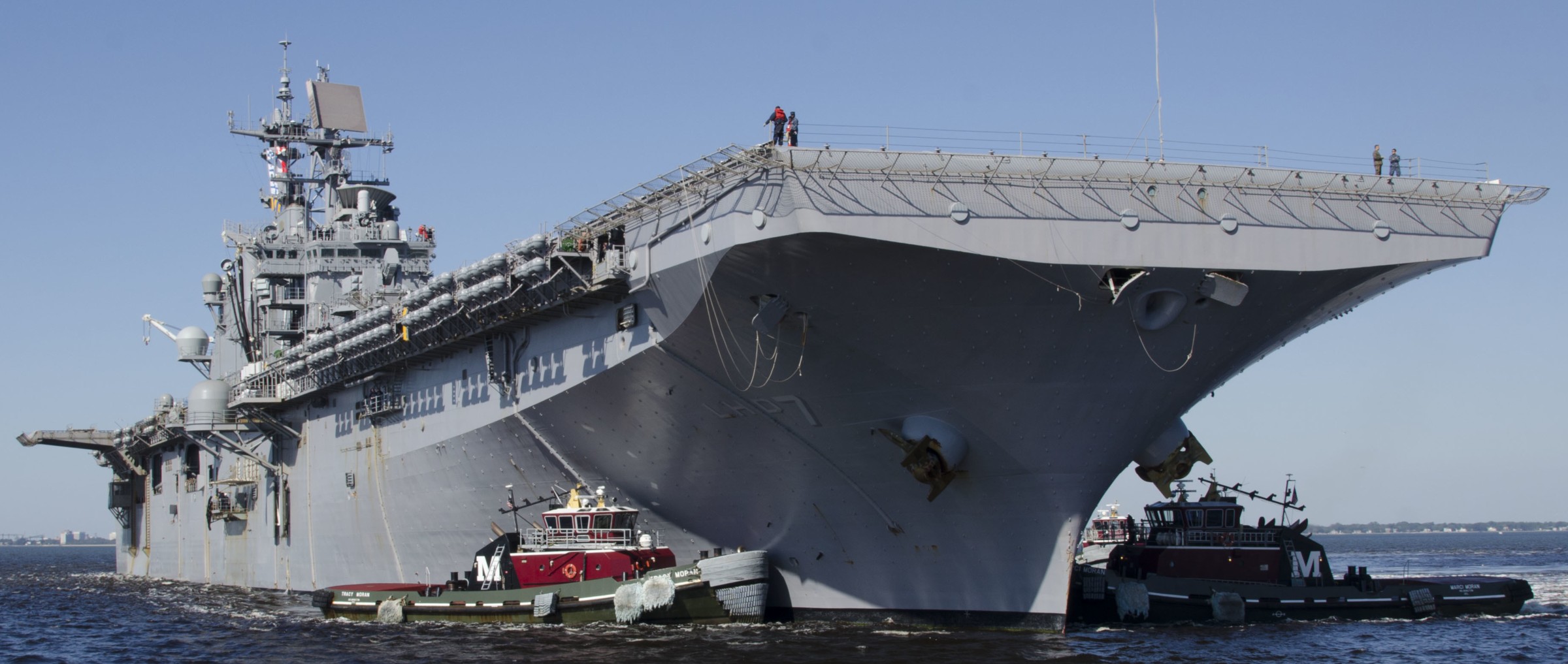 lhd-7 uss iwo jima wasp class amphibious assault ship dock landing helicopter us navy norfolk virginia 134